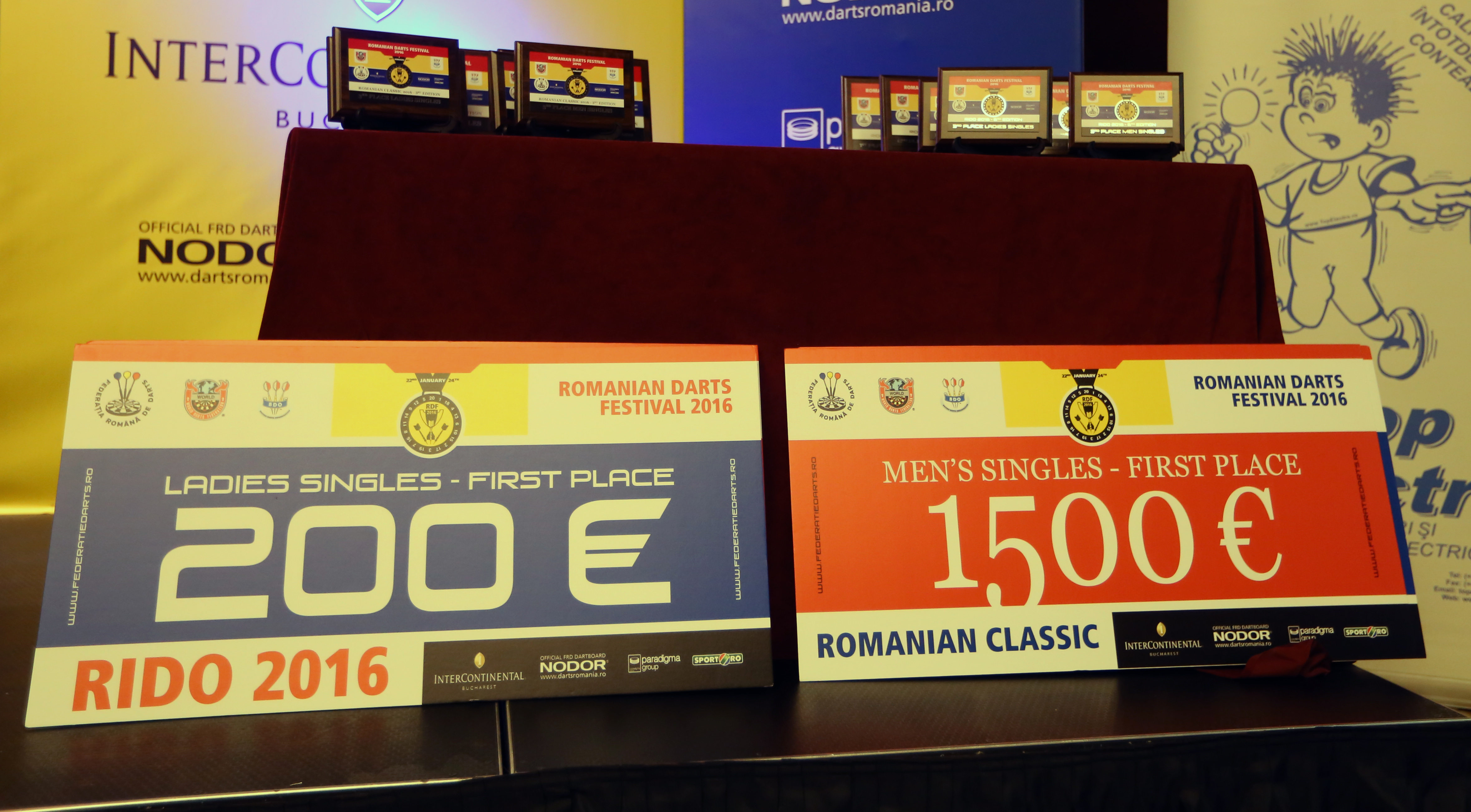 Cei mai tari țintași! Romanian Darts Festival - peste 350 de jucători profesionişti din Europa, la București. Jamie Hughes și Annette Tillborn, învingători