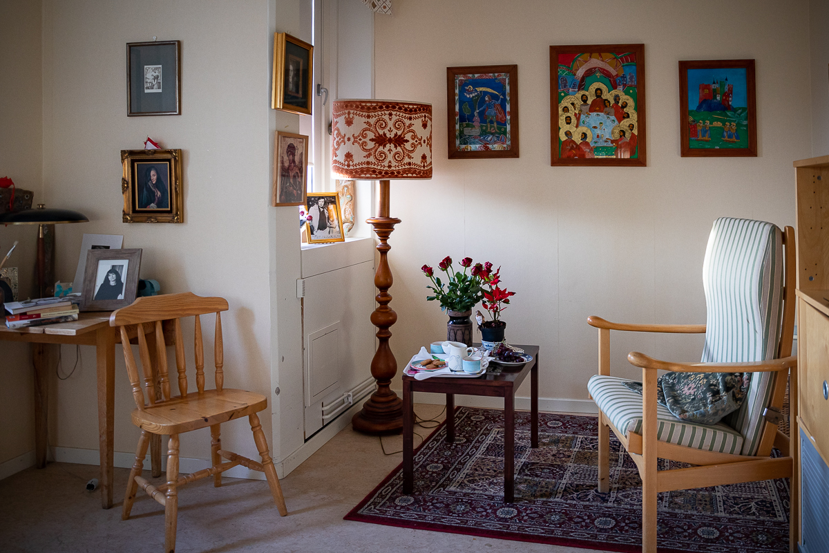 Marea iubire a lui Nichita Stănescu, poeta Gabriela Melinescu, stă într-un azil din Stockholm, izolată în fața COVID-19 și zăvorâtă în propria suferință
