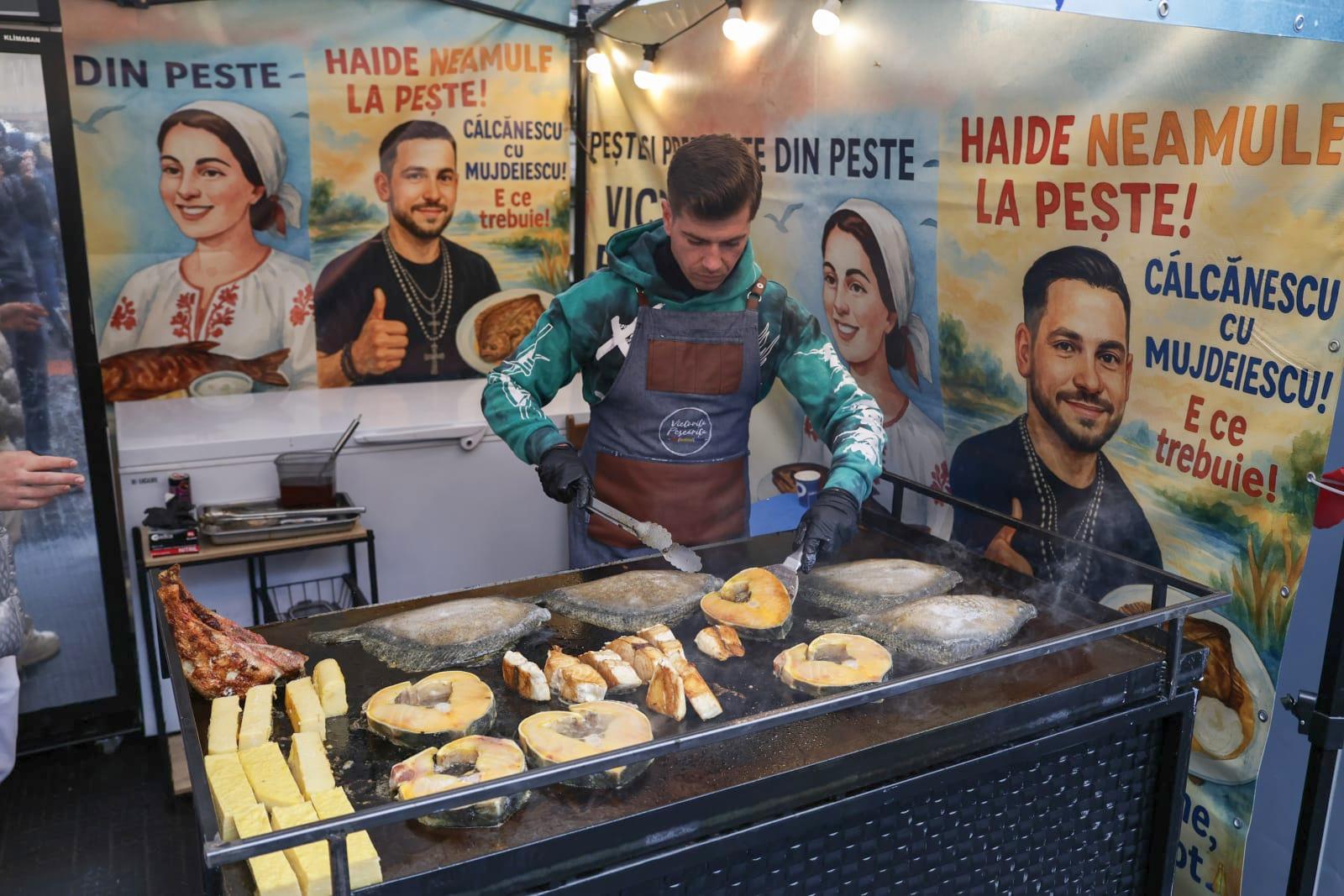 Borș pescăresc și mici din pește sub privirile bucureștenilor. Cât a ajuns să coste un kilogram de cozonac la târgul pescăresc de Florii
