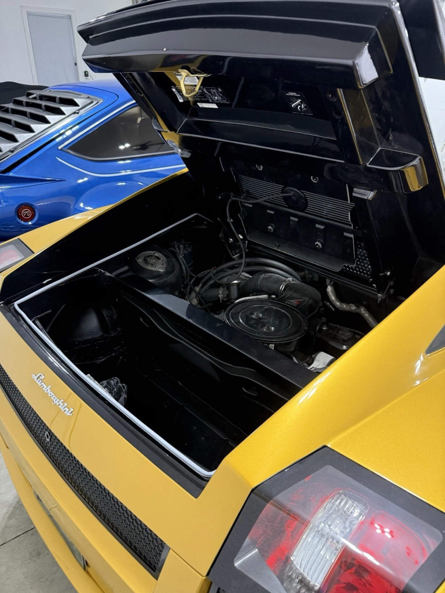 Cel mai ieftin "Gallardo" din lume are doar 99 de cai-putere și costă cât un VW Golf second-hand