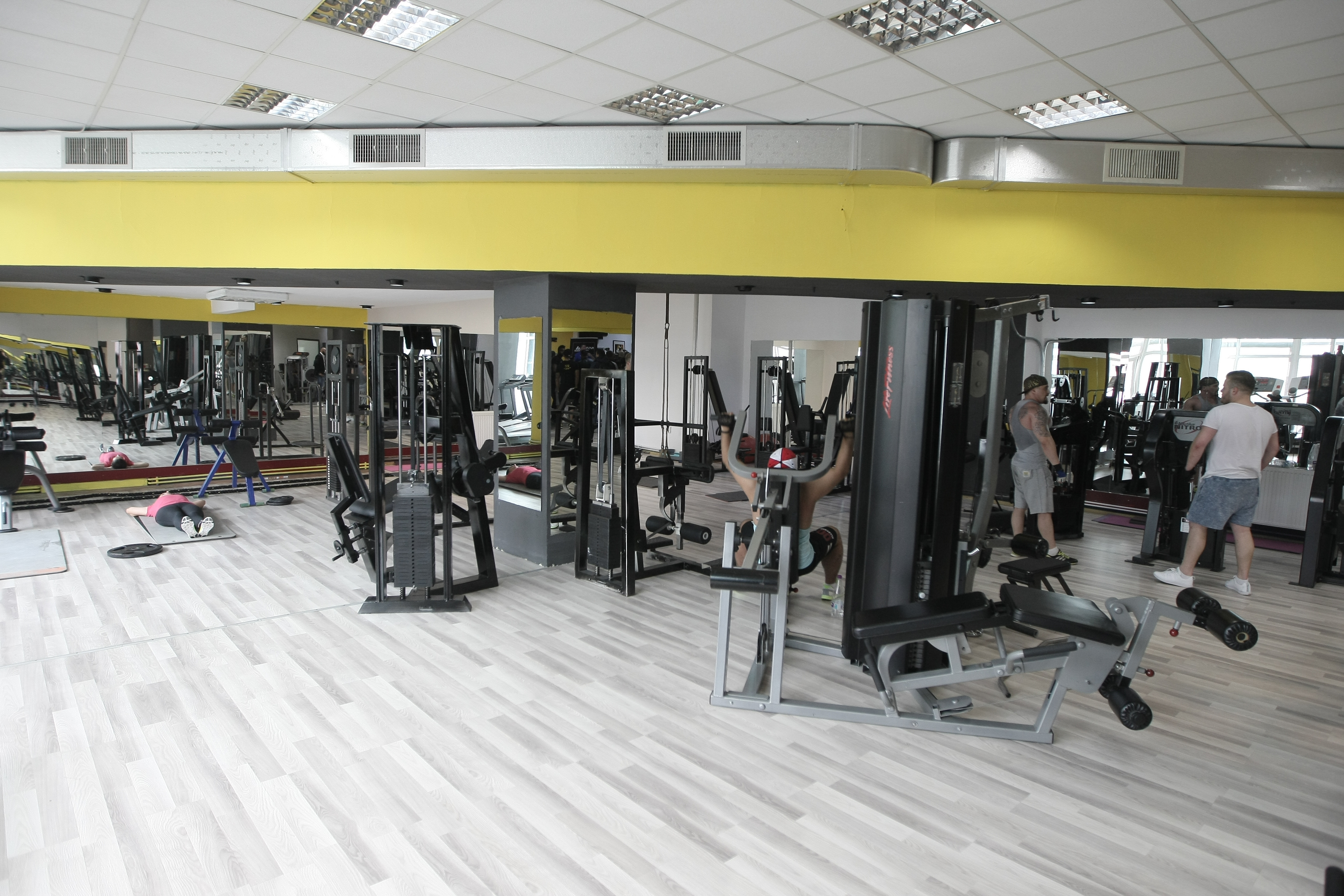 SUPERKOMBAT BUCUREȘTI: Luptătorii au dat proba cântarului în noua Academie Superkombat, lansată în prezența lui Remy Bonjasky | GALERIE FOTO