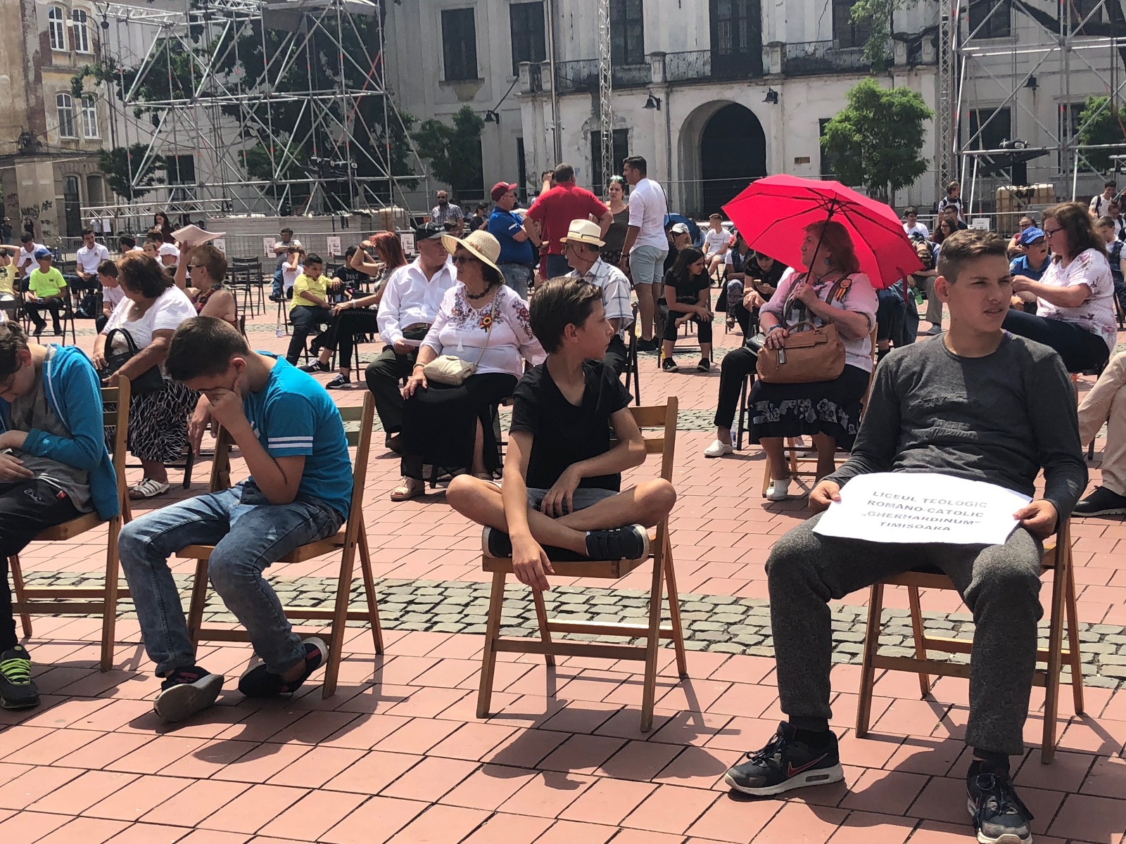 FOTO/ Lectură sub semnul Wi-Fi la Timișoara. Cum unește cartea comunitatea și emite semnale, pentru al treilea an la rând la ConCentrica