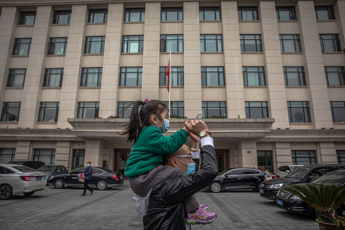 Cum arată libertatea după 43 de zile de carantină totală în Wuhan. „Am fost atât de entuziasmată încât am izbucnit în plâns”