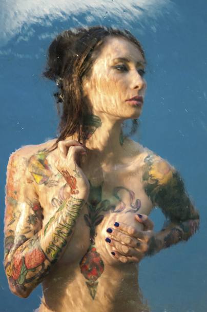 Akemi, ființa sexy care îți tatuează corpul și îți mângâie sufletul / GALERIE FOTO