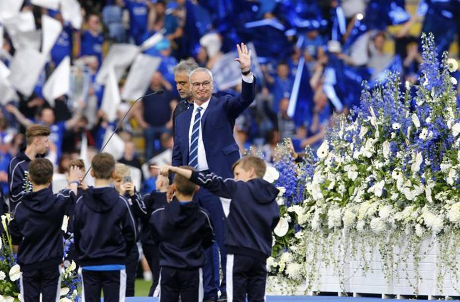 Ce party pe ”King Power Stadium”! Leicester a dat o petrecere pe cinste, la meciul cu Everton. Imagini de colecție / GALERIE FOTO & VIDEO