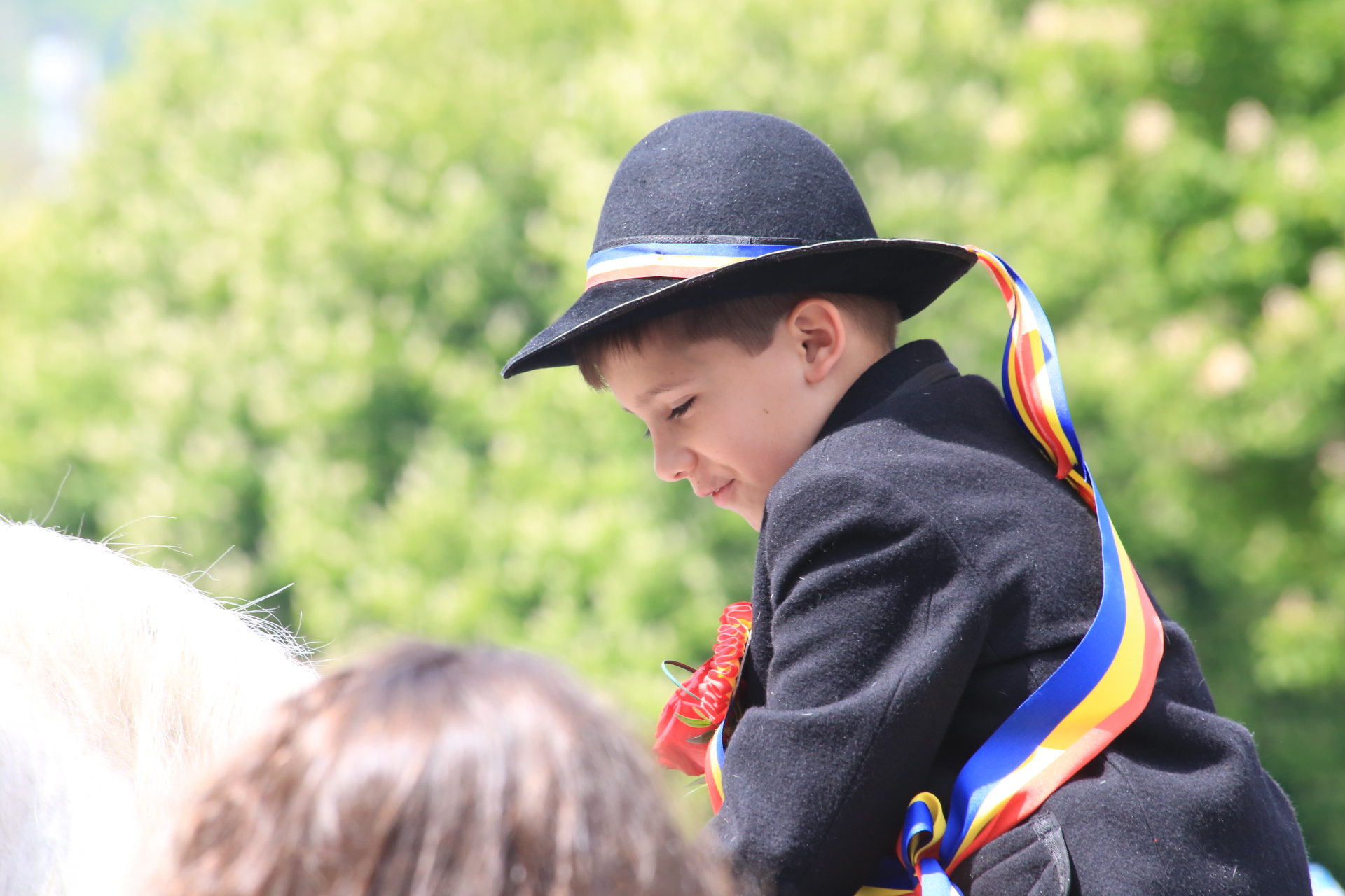 Mii de oameni au asistat la Parada Junilor la Brașov | GALERIE FOTO