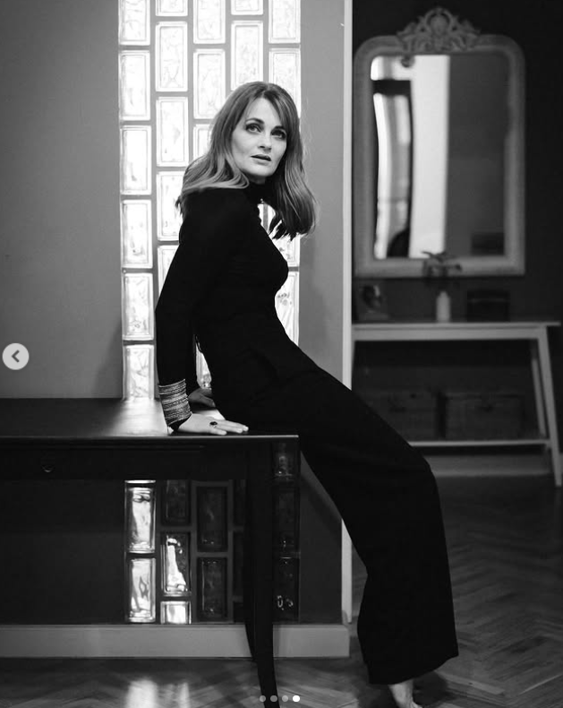 Ședința foto uimitoare făcută de Elvira Deatcu la 53 de ani. „Pe la 30-40 de ani n-aș fi cutezat să mă afișez așa goluță”