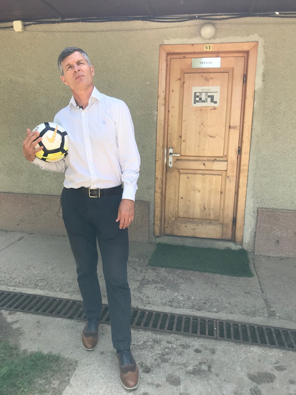 Amintirile lui Ovidiu Sabău înainte de meciul demonstrativ ”Generația de Aur” - Legendele Barcelonei: ”Jucam fotbal cu cutia de pateu”
