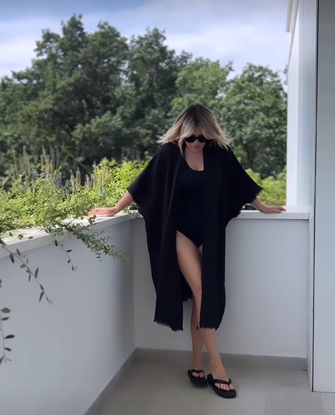 Gina Pistol, în costum de baie după ce s-a aflat că prezintă „MasterChef România” la Pro TV. Vedeta și-a arătat silueta