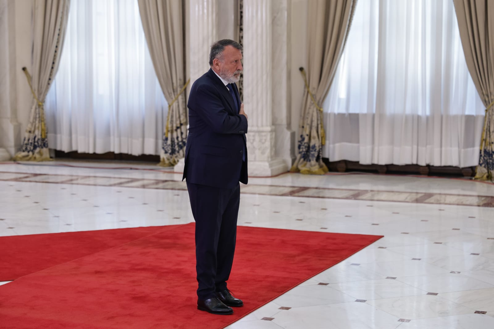 Cine a mers să-i aducă un ultim omagiu lui Ion Iliescu la Palatul Cotroceni