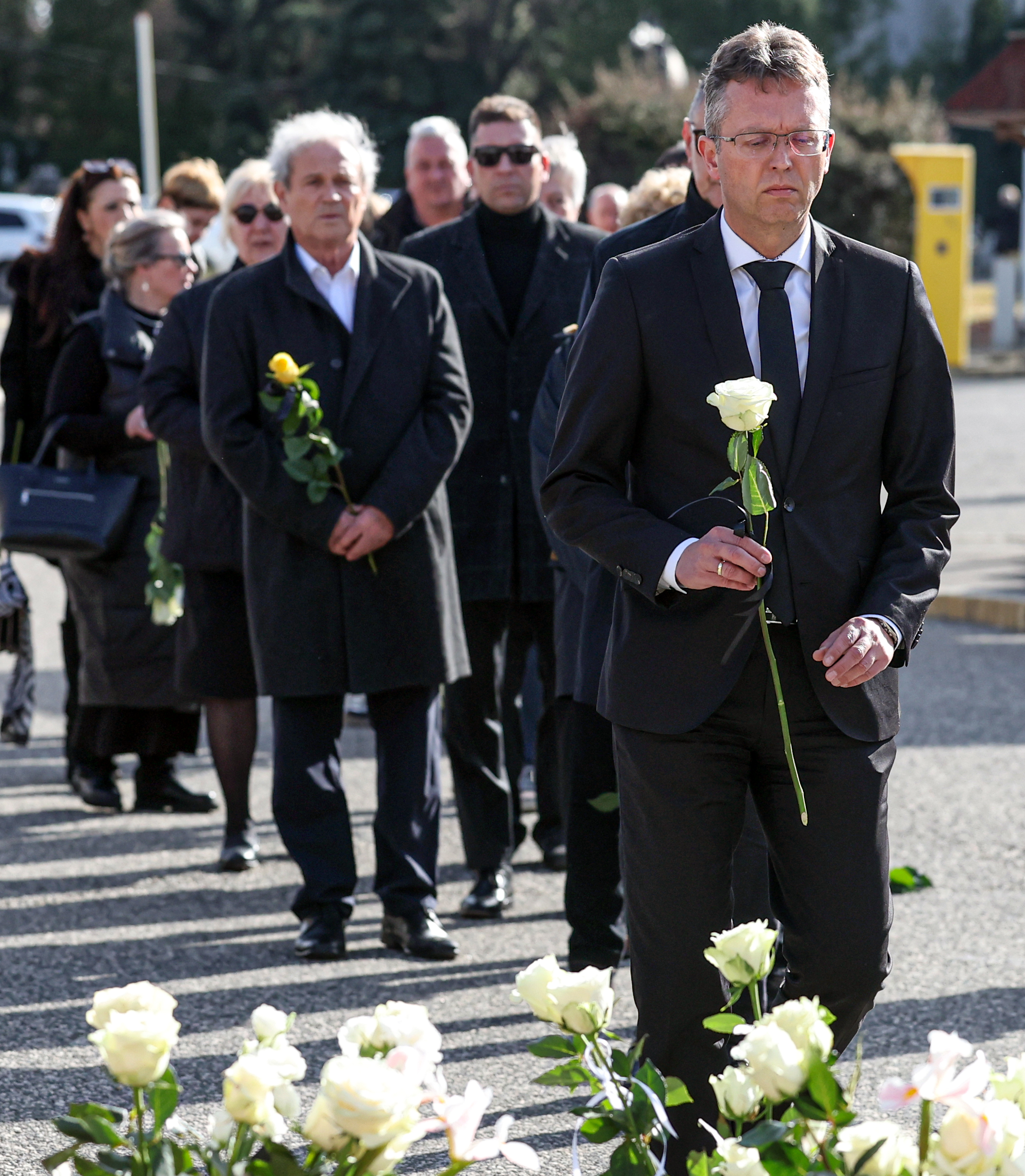 Végső útjára kísérték Mécs Károlyt – fotók a temetésről - Blikk