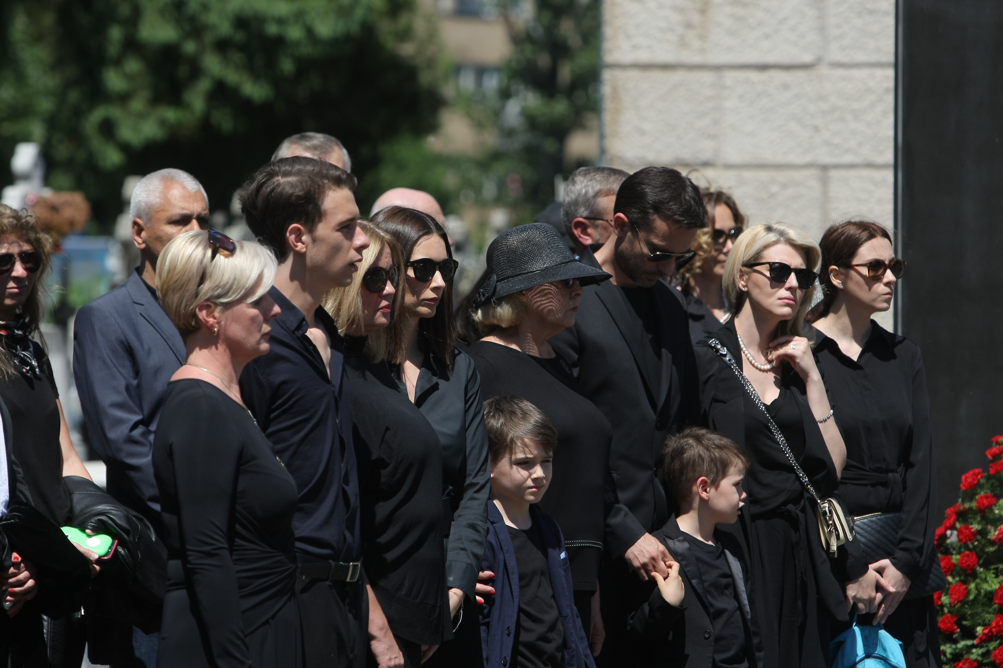 GALERIE FOTO&VIDEO/ Cristian Țopescu, înmormântat cu onoruri militare, la Cimitirul Ghencea Militar din București