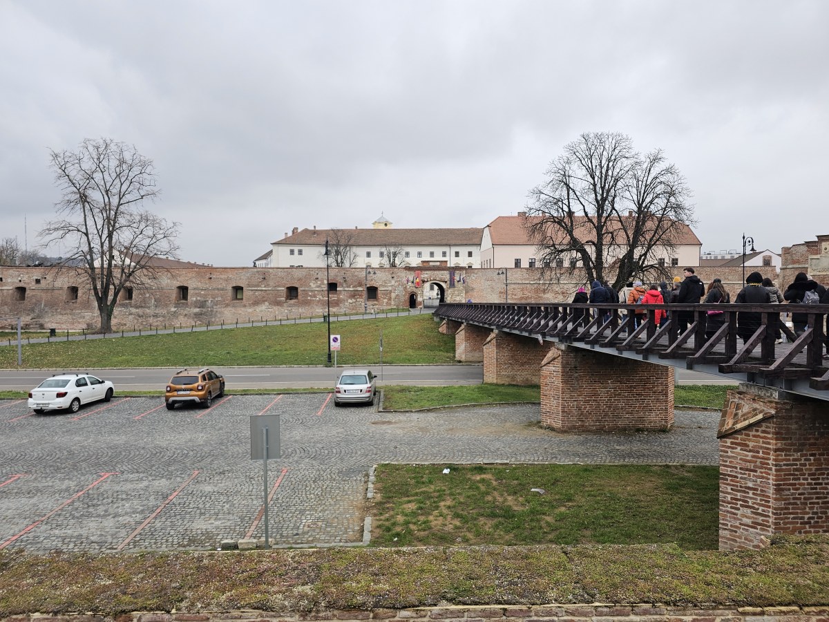 Descoperă Băile Felix și Oradea: două bijuterii ale turismului din vestul României, aproape una de alta. Se îmbină relaxarea termală cu eleganța urbană