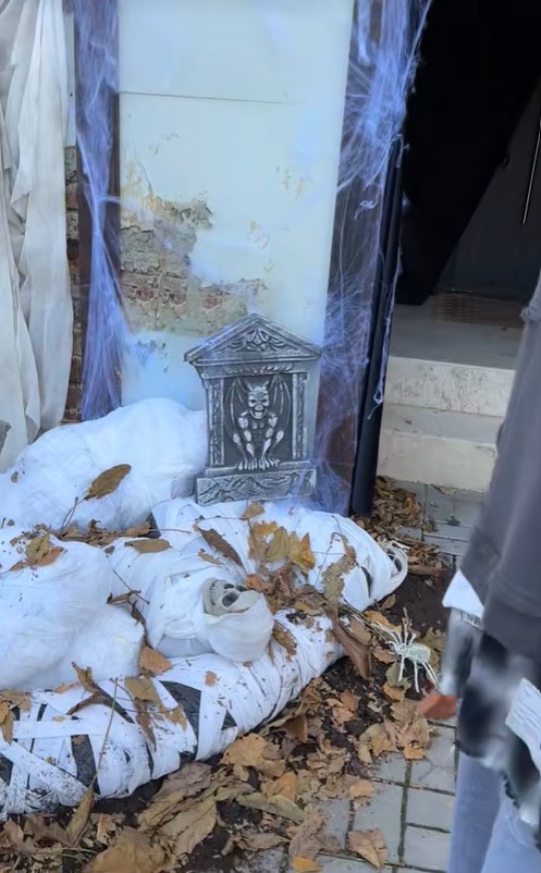 Cum și-a decorat Antonia casa de Halloween. Doar în filmele horror mai vezi așa ceva