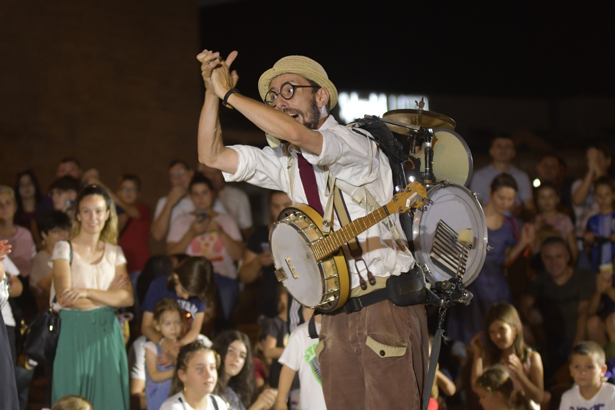 A fost şi în acest an Festivalul „Puppets Occupy Street” Craiova – tărâmul poveştilor pline de culoare şi speranță