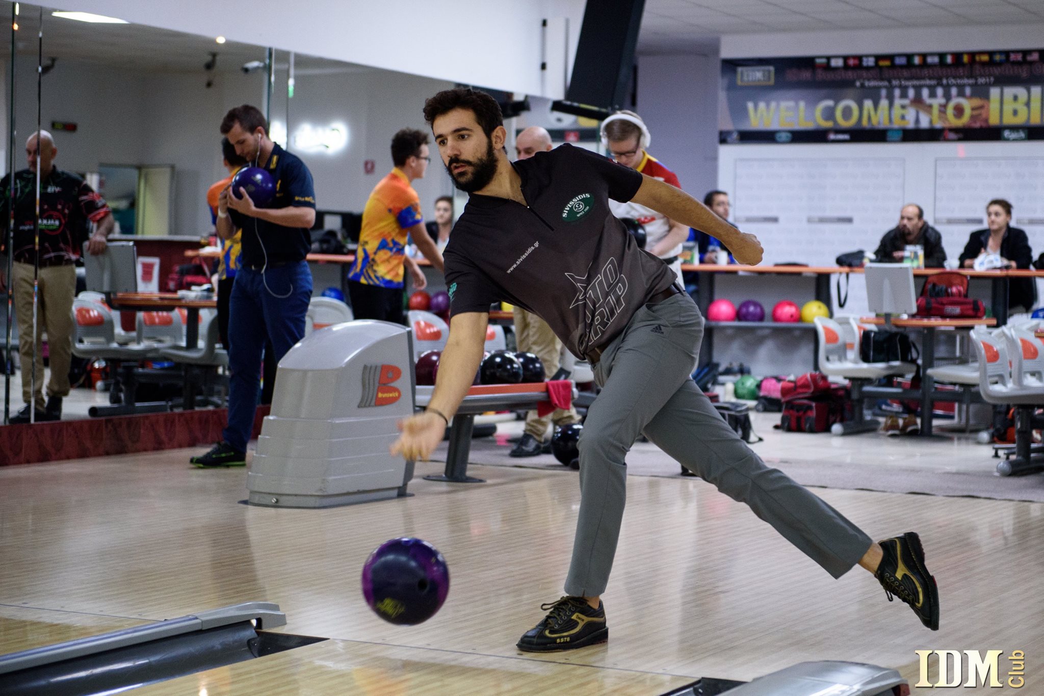 Mattias Wettenberg, campionul național la bowling al Suediei, a câştigat cea de-a opta ediţie a Turneului Internațional de Bowling din România / GALERIE FOTO