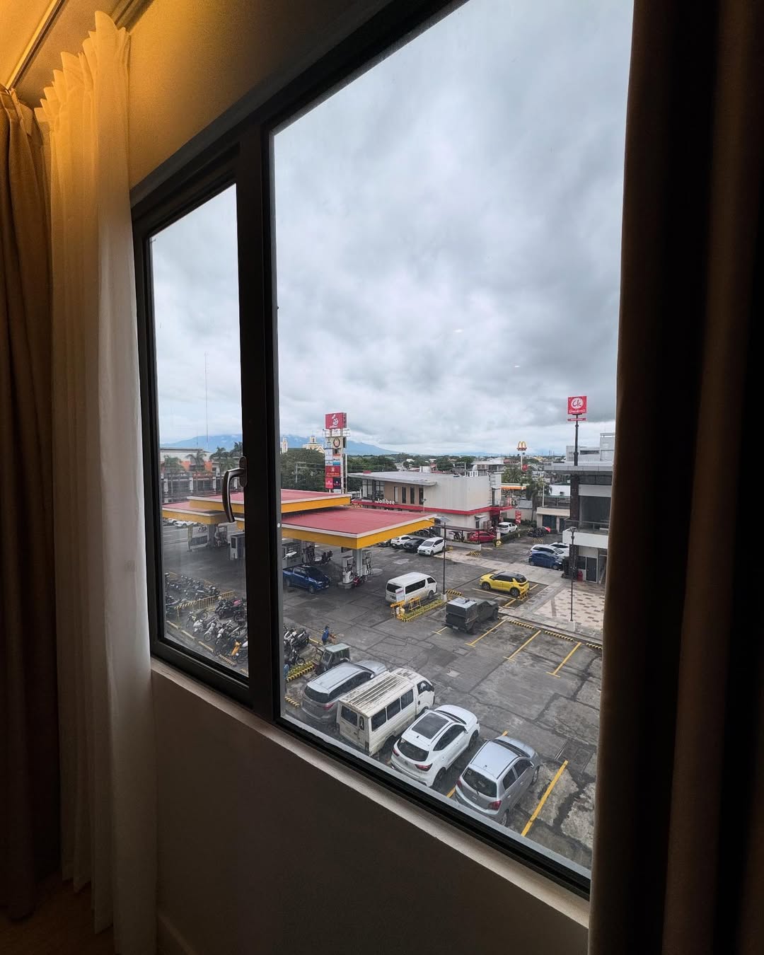 Cum arată camera de hotel în care stă Irina Fodor în Filipine. Prezentatoarea a început filmările pentru Asia Express