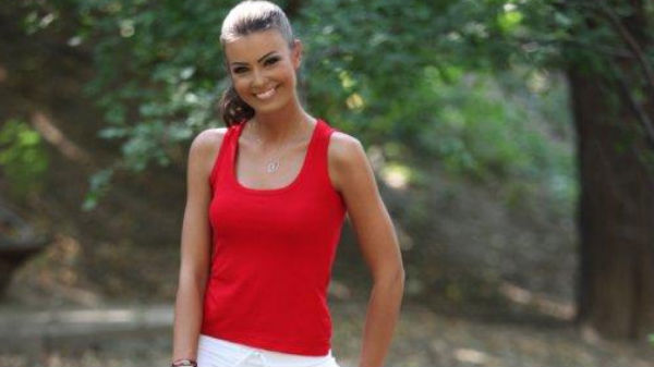 Imagini care te lasă FĂRĂ GRAI. TOP 10 iubite și neveste de fotbaliști români / GALERIE FOTO HOT