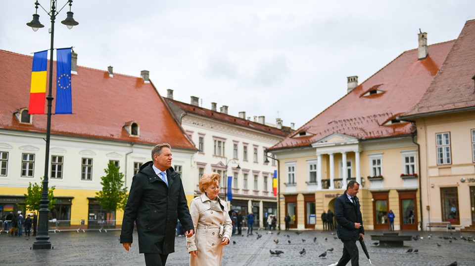 FOTO | Preşedintele Klaus Iohannis a verificat pregătirile pentru Summitul UE de la Sibiu: "Sigur că am emoţii. Sper ca totul să funcţioneze foarte bine"
