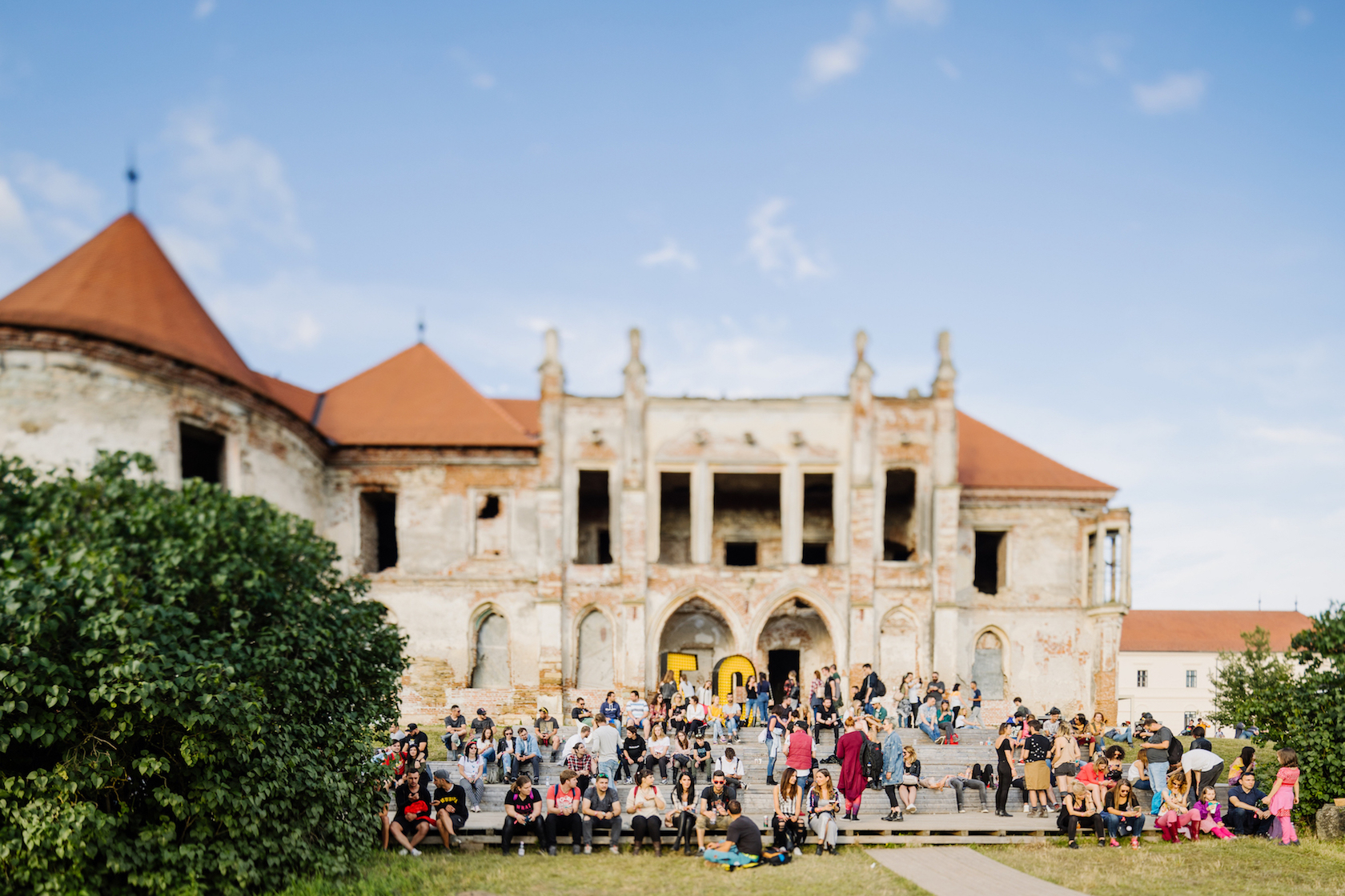 Primii artiști confirmați la Electric Castle 2024. Massive Attack și Bring Me The Horizon vor face show pe scena de la Castelul Bonțida