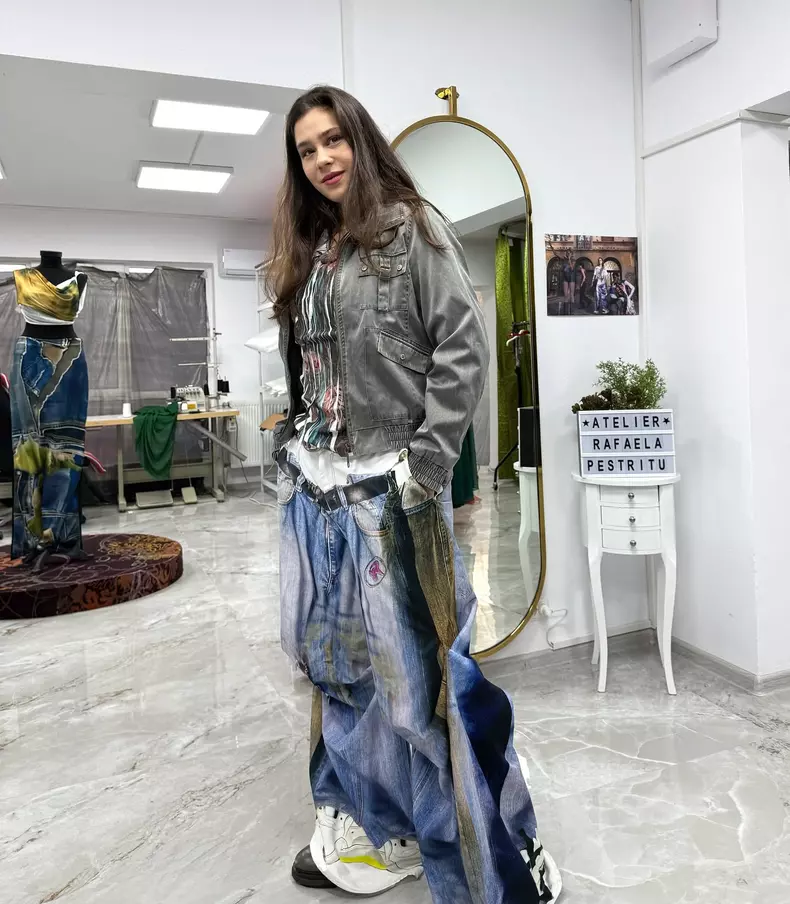 Cum a ajuns designerul român Rafaela Pestrițu să îmbrace dansatorii Shakirei la finala Cupei Mondiale 2026
