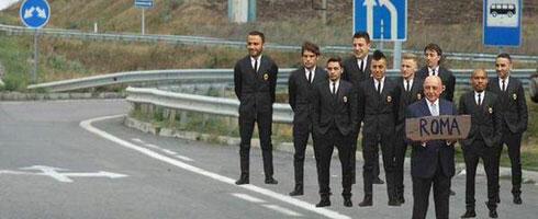 AC Milan și-a vândut autocarul! Fanii îi ironizează: să meargă cu mașina familiei Flinstone!
