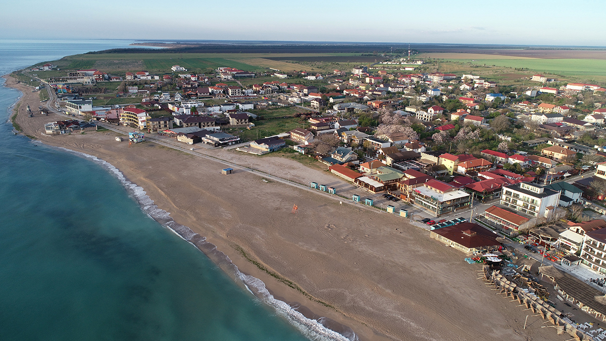 Plajele goale din Vama Veche, surprinse din dronă.  Cum s-a văzut răsăritul în stațiunea lipsită de turiști de 1 mai