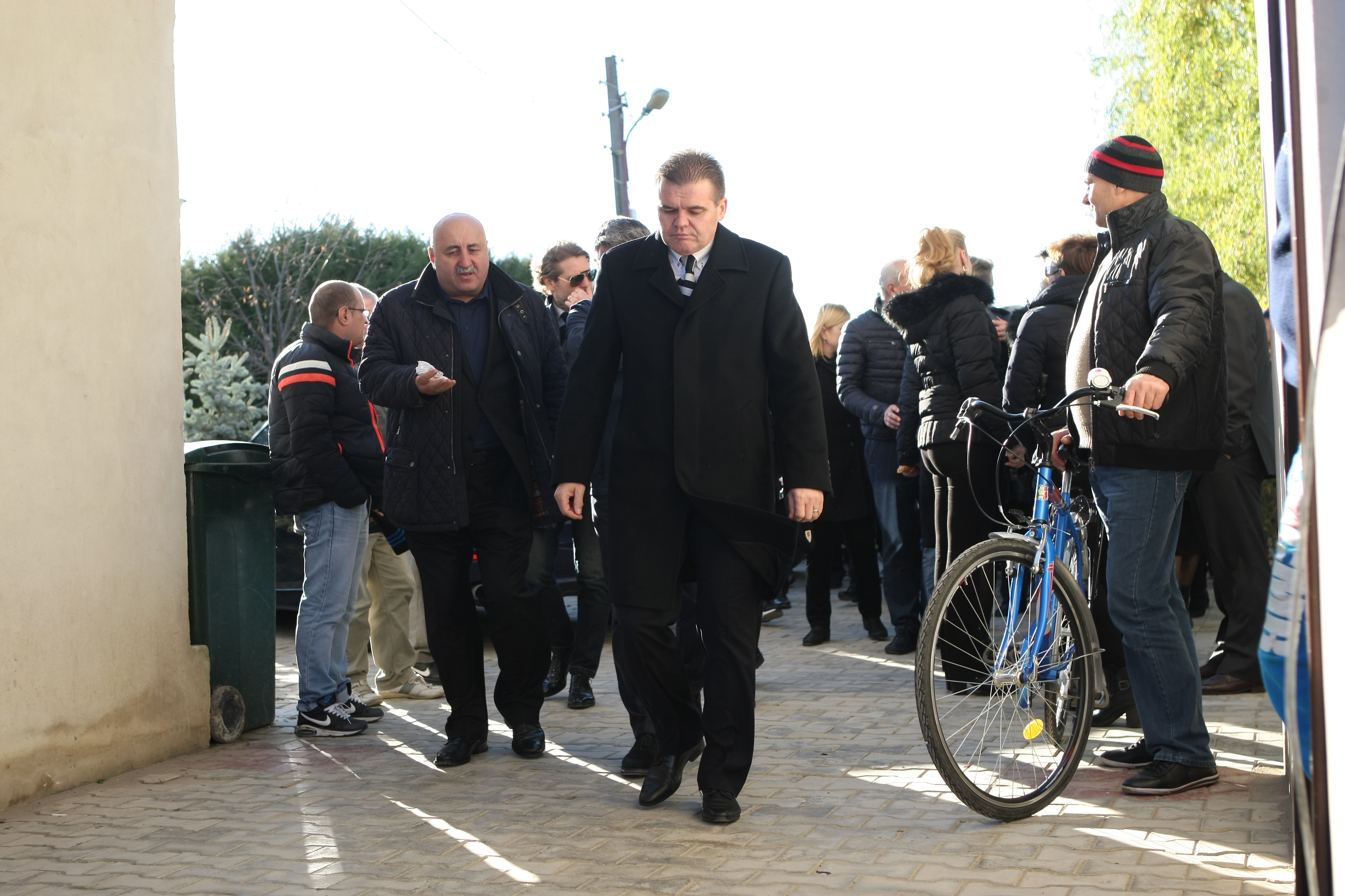 Daniel Prodan a fost înmormântat, azi, la cimitirul Sf. Ilie din Voluntari. Promisiune în lacrimi făcută de Gică Popescu: ”Îți vom îndeplini visul” | GALERIE FOTO