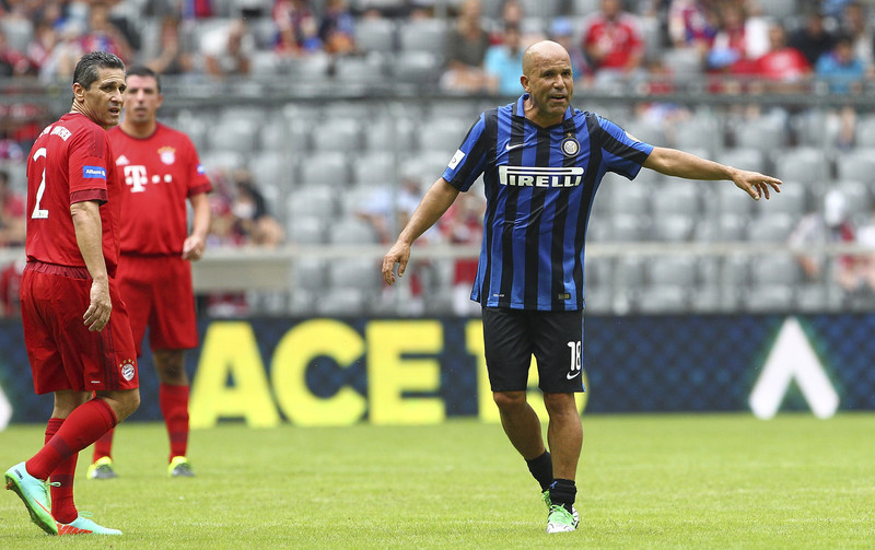 Cristi Chivu a revenit cu succes pe gazon, în demonstrativul Inter Forever - Bayern All Stars / GALERIE FOTO&VIDEO