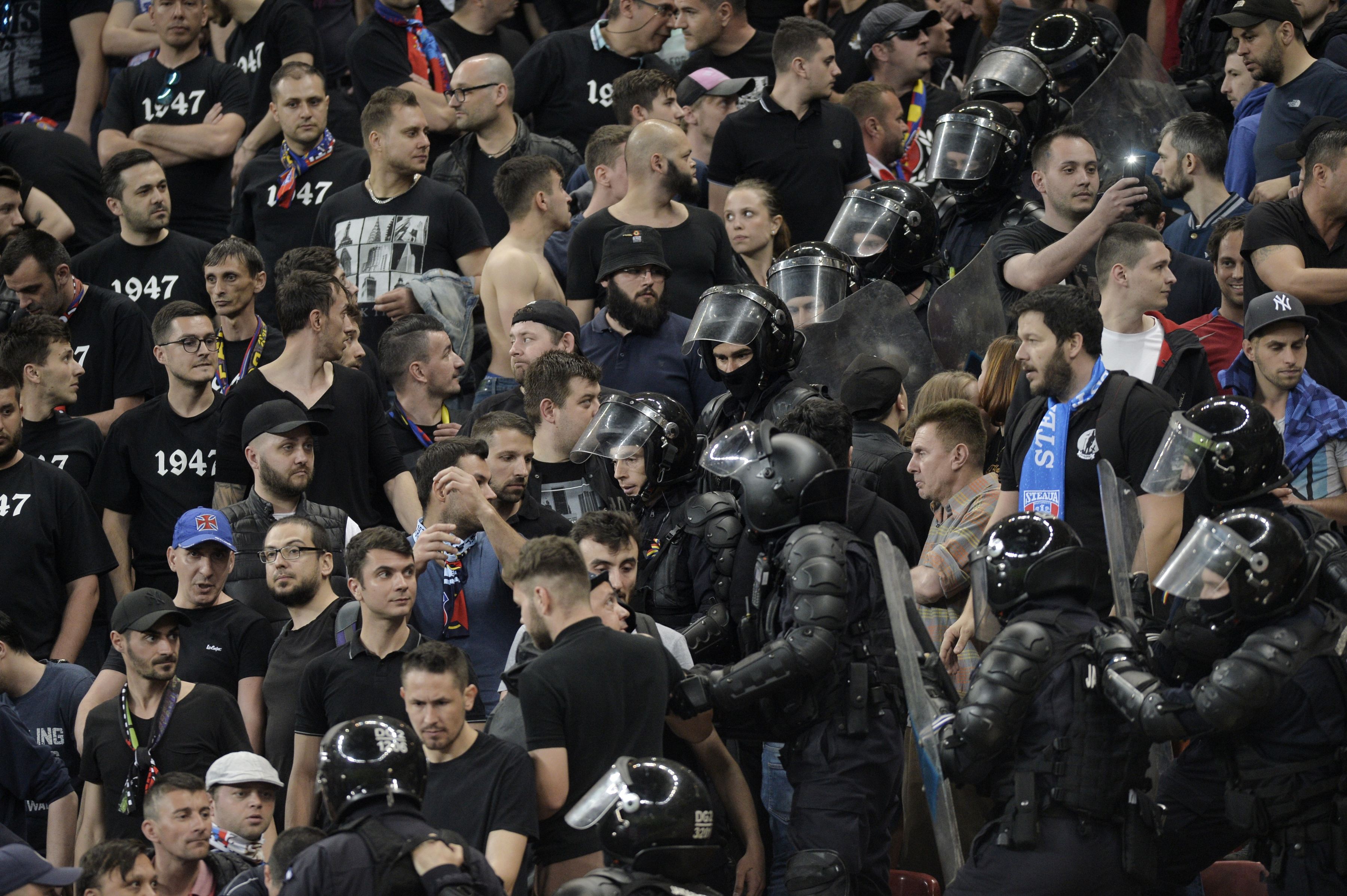 Câți suporteri au fost reținuți de Jandarmerie după meciul Steaua - Rapid: ”Sancțiuni pentru peste 50 de persoane” / GALERIE FOTO