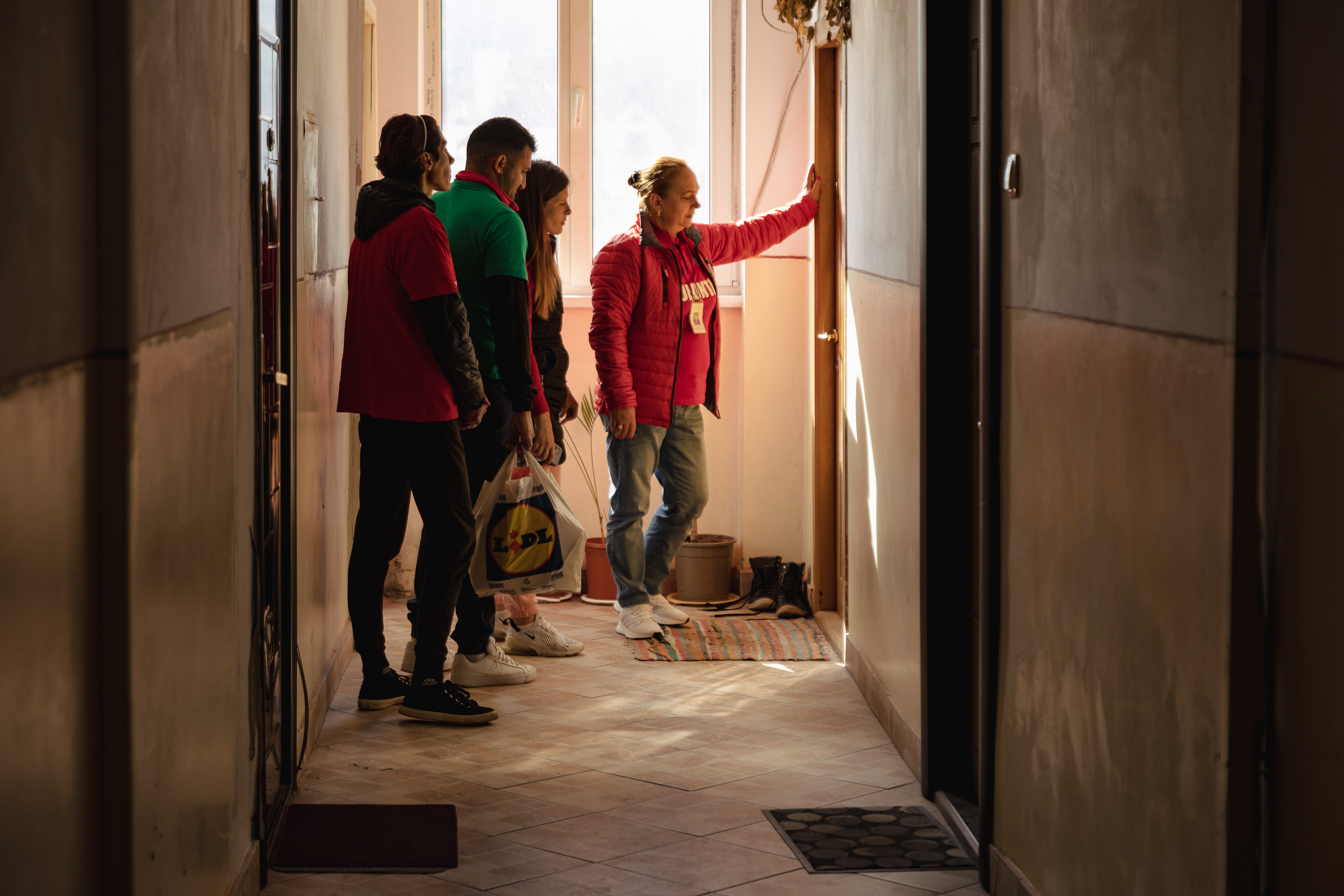 REPORTAJ. O femeie din Piatra-Neamţ a transformat suferinţa personală în izvor de bine pentru ceilalţi: „Dacă nu făceam asta, muream de durere”