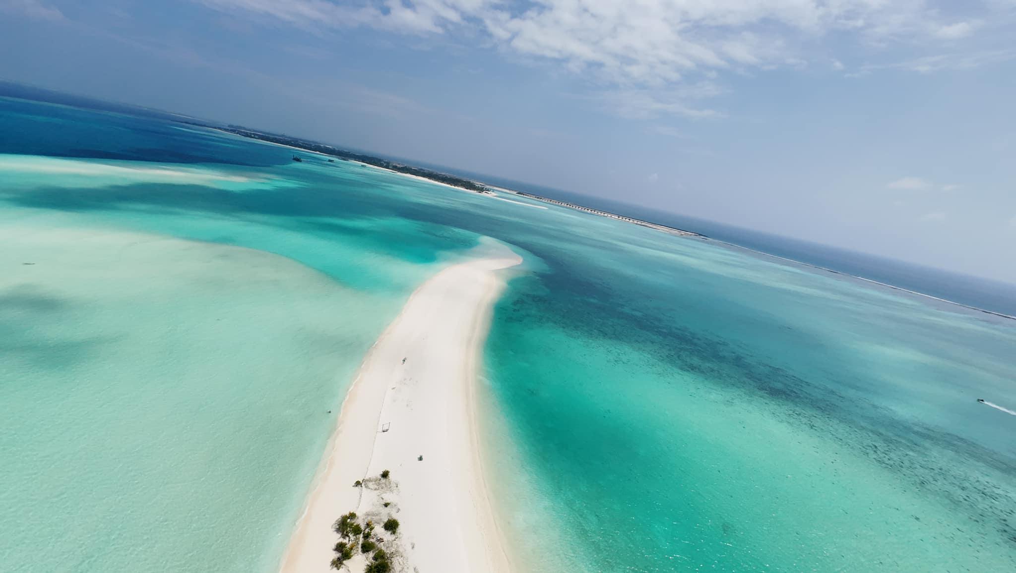 Ce s-a întâmplat în vacanța Corinei Caragea în Maldive. Prezentatoarea s-a plâns fanilor: „E sezon uscat acum. Cică”