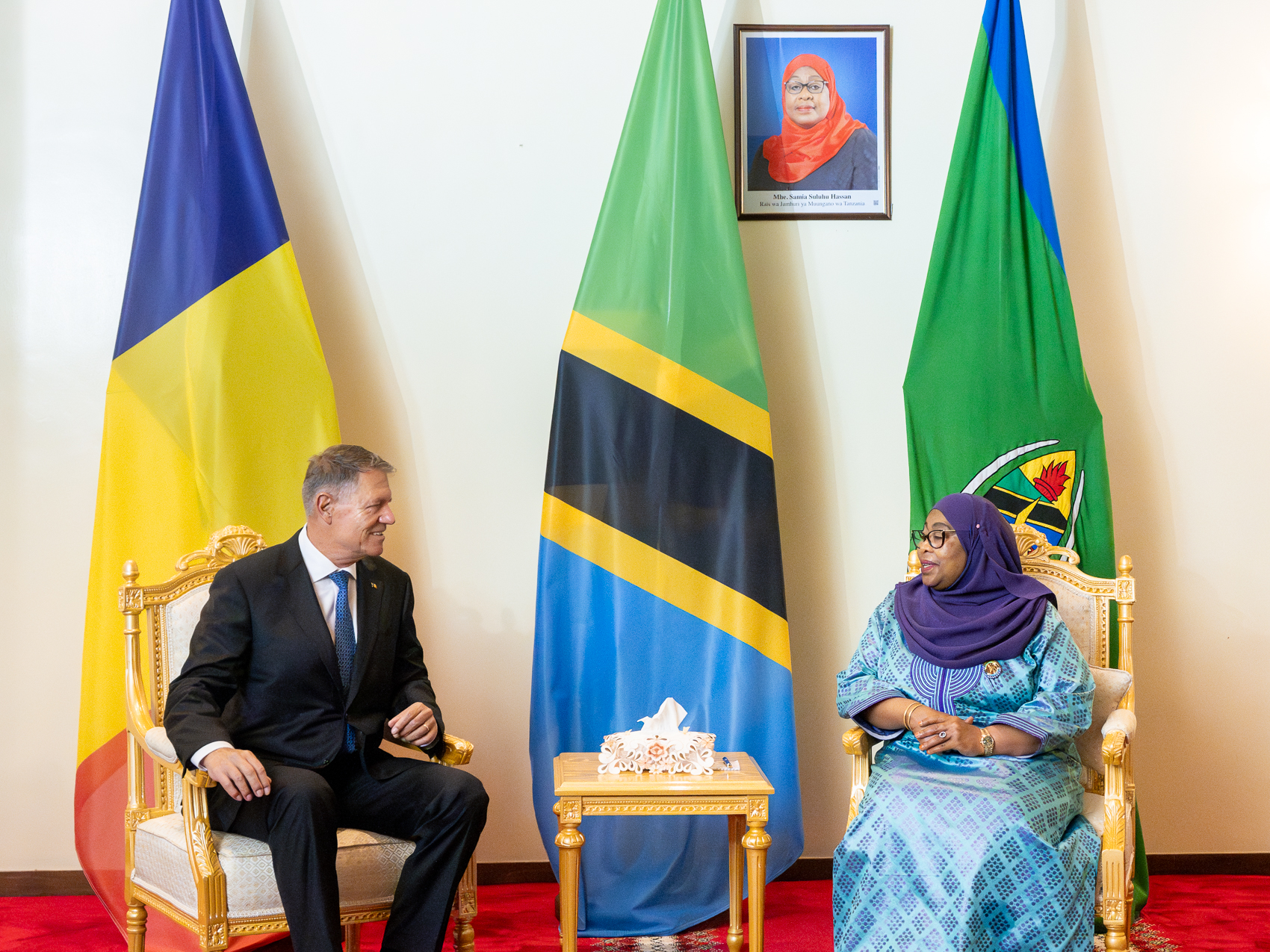 LIBERTATEA A AJUNS ÎN CAPUL VERDE. După aproape 200 de ani, știm cât a costat călătoria lui Darwin în jurul lumii, dar nu știm cât a costat expediția lui Iohannis în Africa