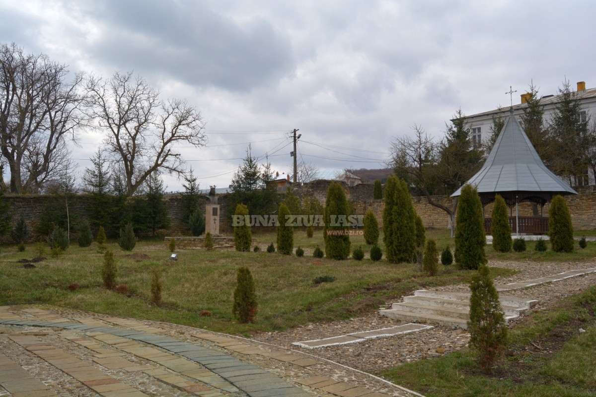 Ce s-a ales de ultima mănăstire a lui Ștefan cel Mare. Nimeni nu își asumă renovarea lăcașului de cult | FOTO