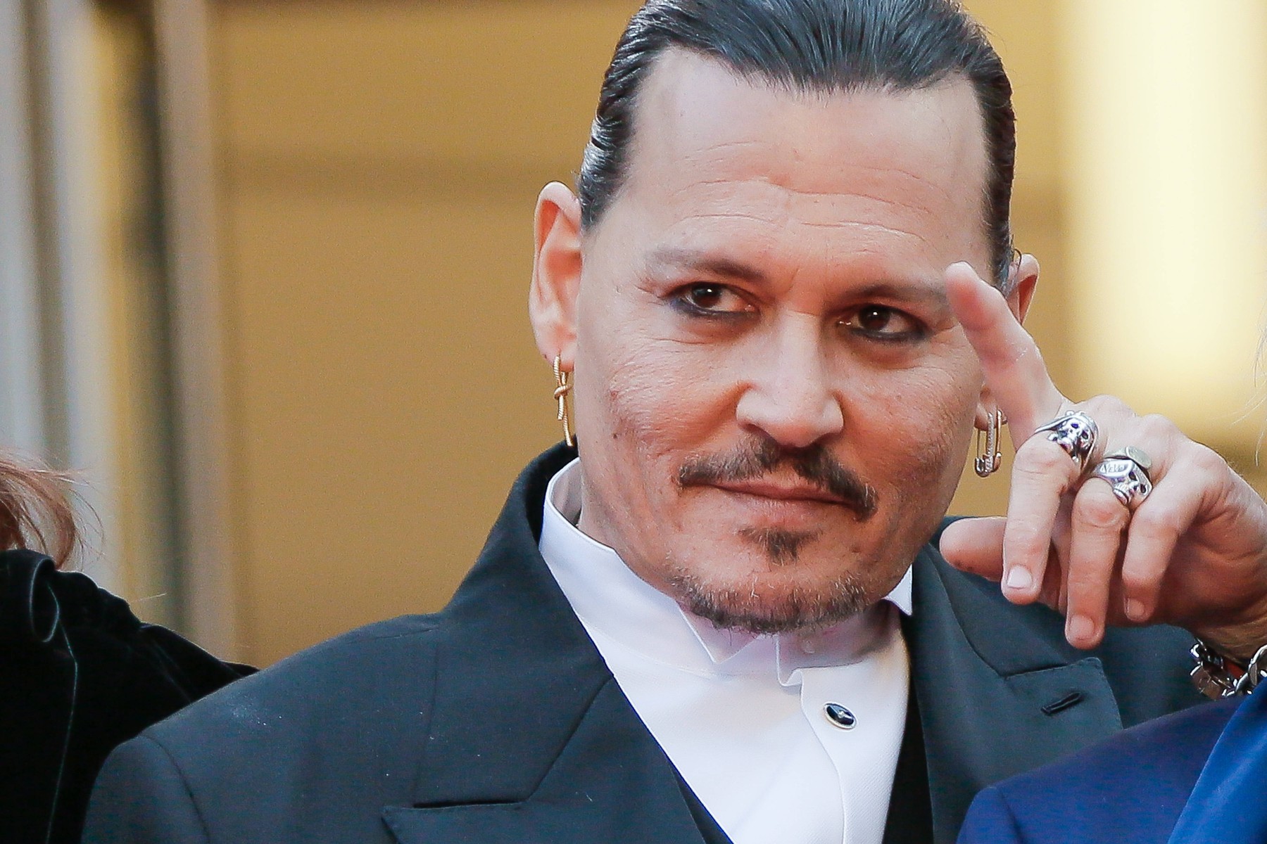 Johnny Depp, găsit inconștient într-o cameră de hotel din Budapesta. Trupa The Hollywood Vampires a anulat două concerte