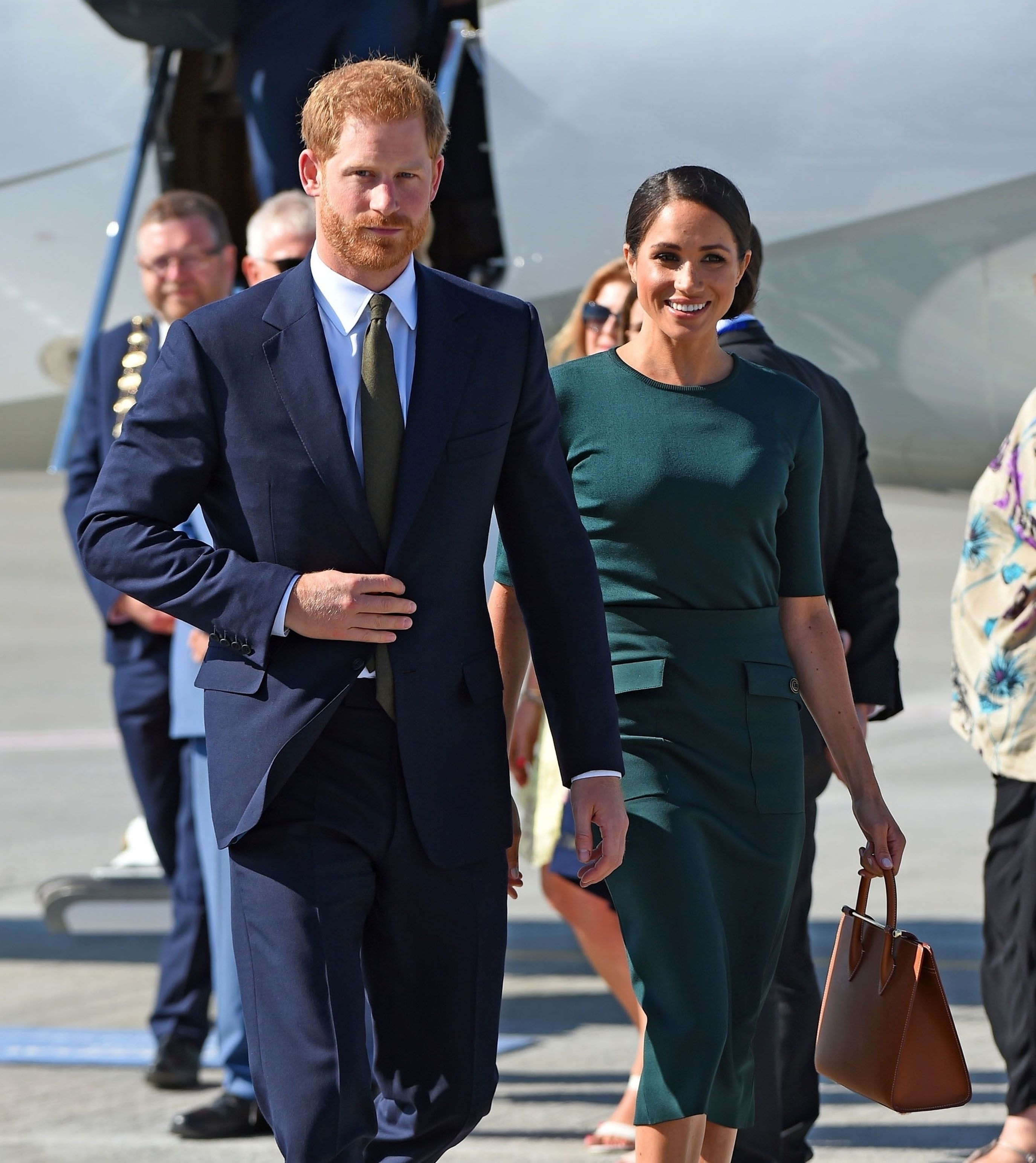 Cât a cheluit Meghan Markle pe ținutele ei de când a devenit ducesă. Suma este uriașă