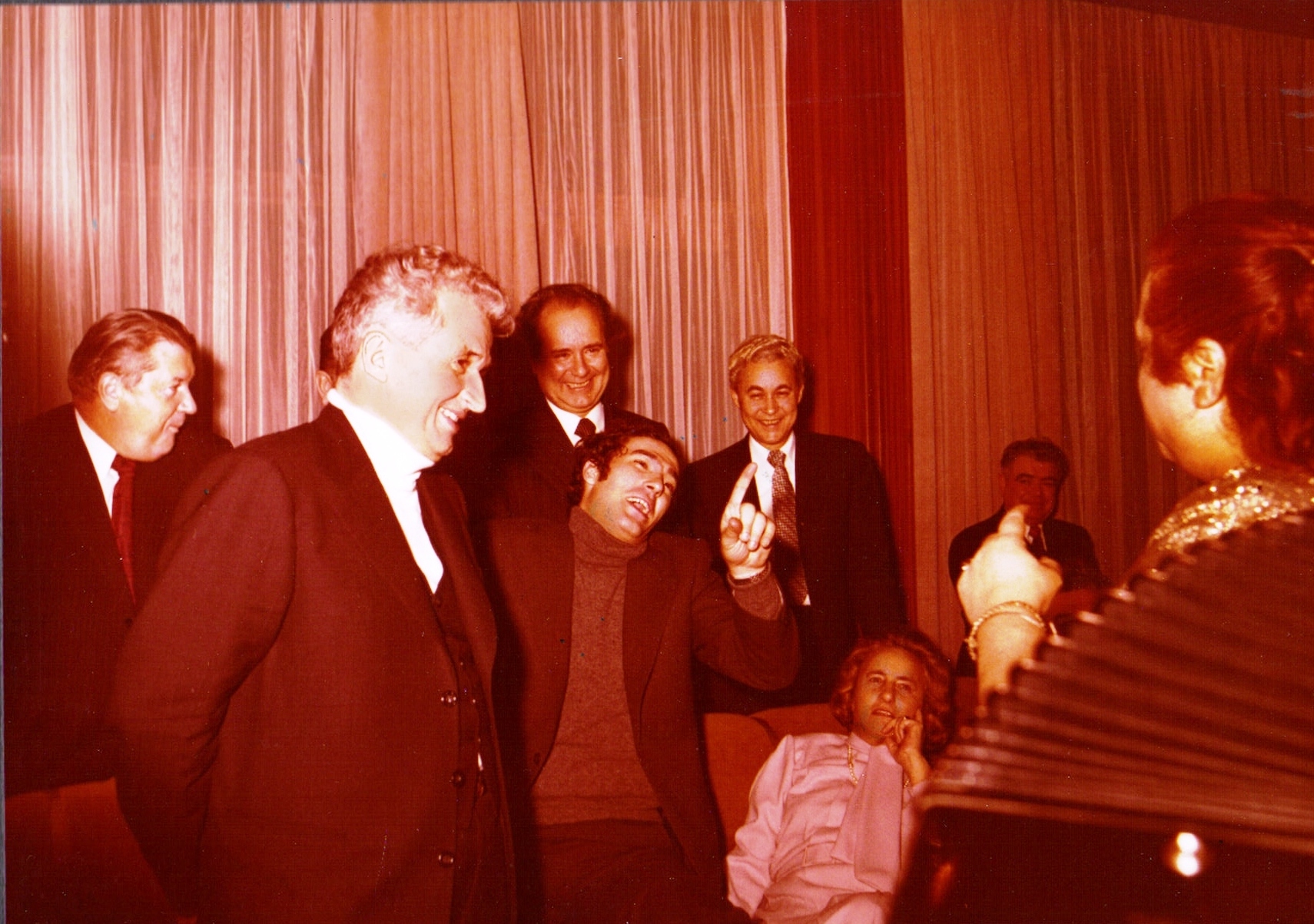 Imagini incredibile de la petrecerile cu lăutari ale lui Nicolae Ceaușescu. Dedicații cu Gică Petrescu și Romica Puceanu