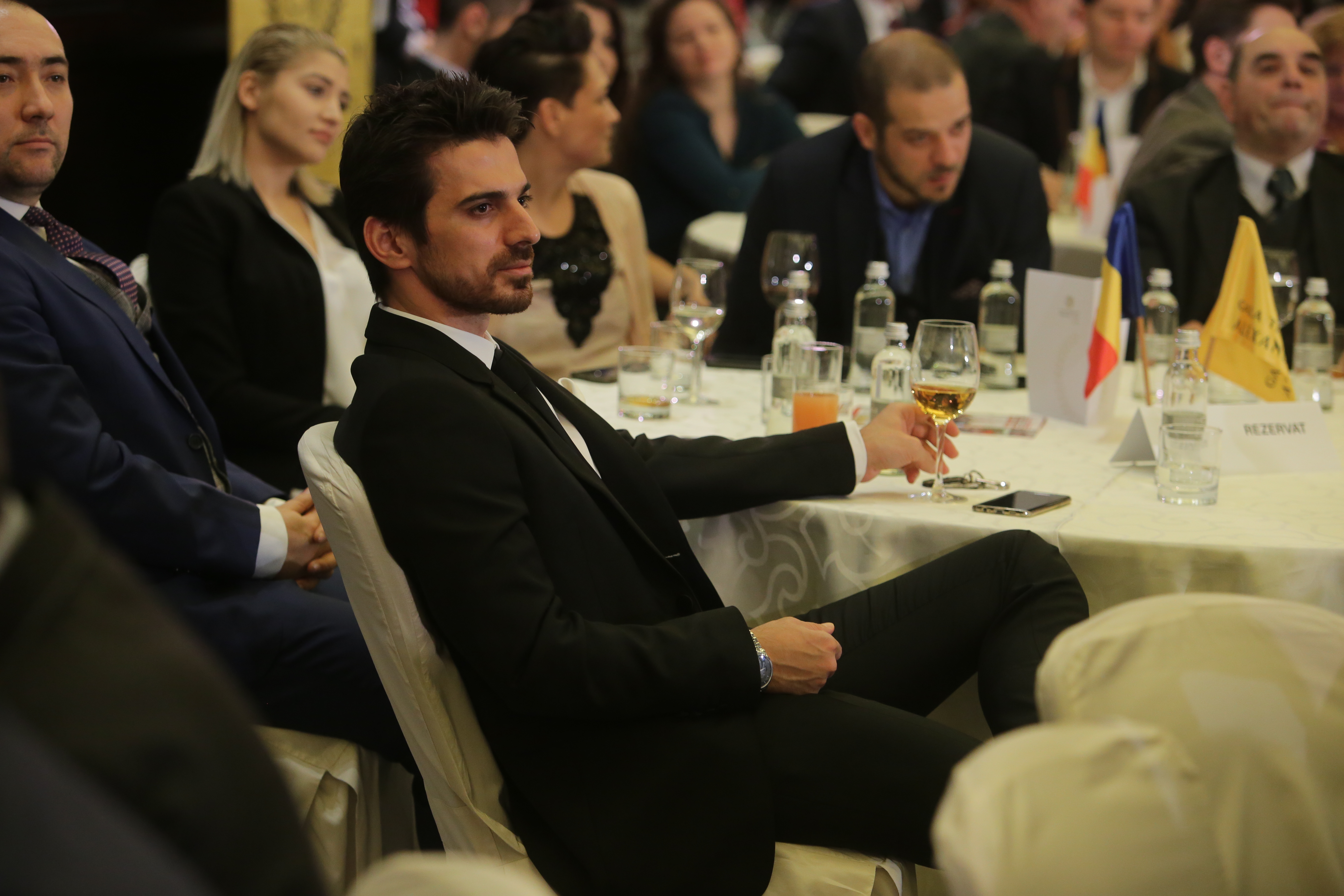 Ce salarii oferă Tuncay Ozturk. Fostul soț al Andreei Marin caută angajați pentru clinica lui