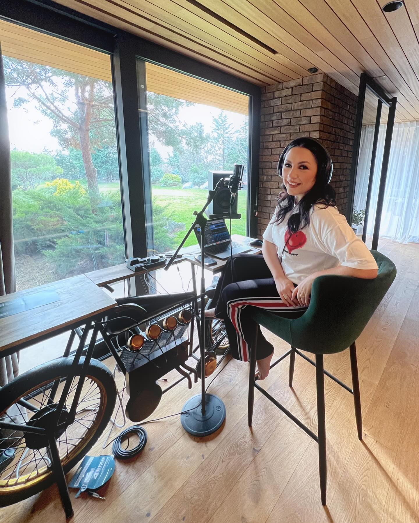 Casa de 1 milion de euro în care locuiesc Andra și Cătălin Măruță e dotată și cu un studio de muzică: „Eva și David pot să-și exerseze pasiunile”