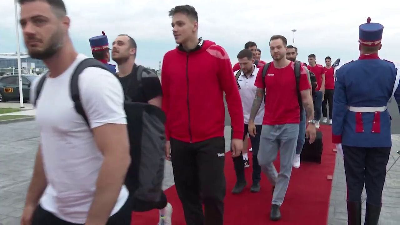 Covor roșu și gardă de onoare, antemergătoare și circulație blocată pentru echipa de handbal Dinamo, locul 4 în Final Four European League