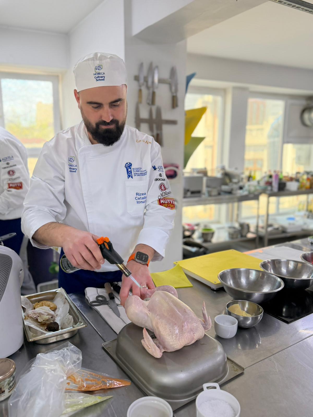Reușită pentru Cătălin Rizea! Soțul Addei a câștigat locul I la cursurile celei mai renumite şcoli de gătit din sud-estul Europei