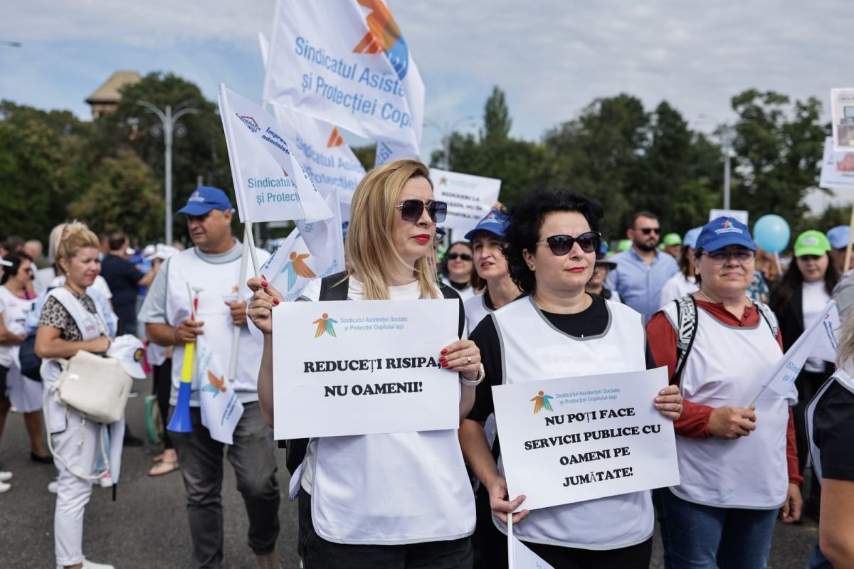 Sindicaliștii din administrația publică protestează în Capitală și amenință cu greva generală dacă măsurile Executivului sunt adoptate | VIDEO