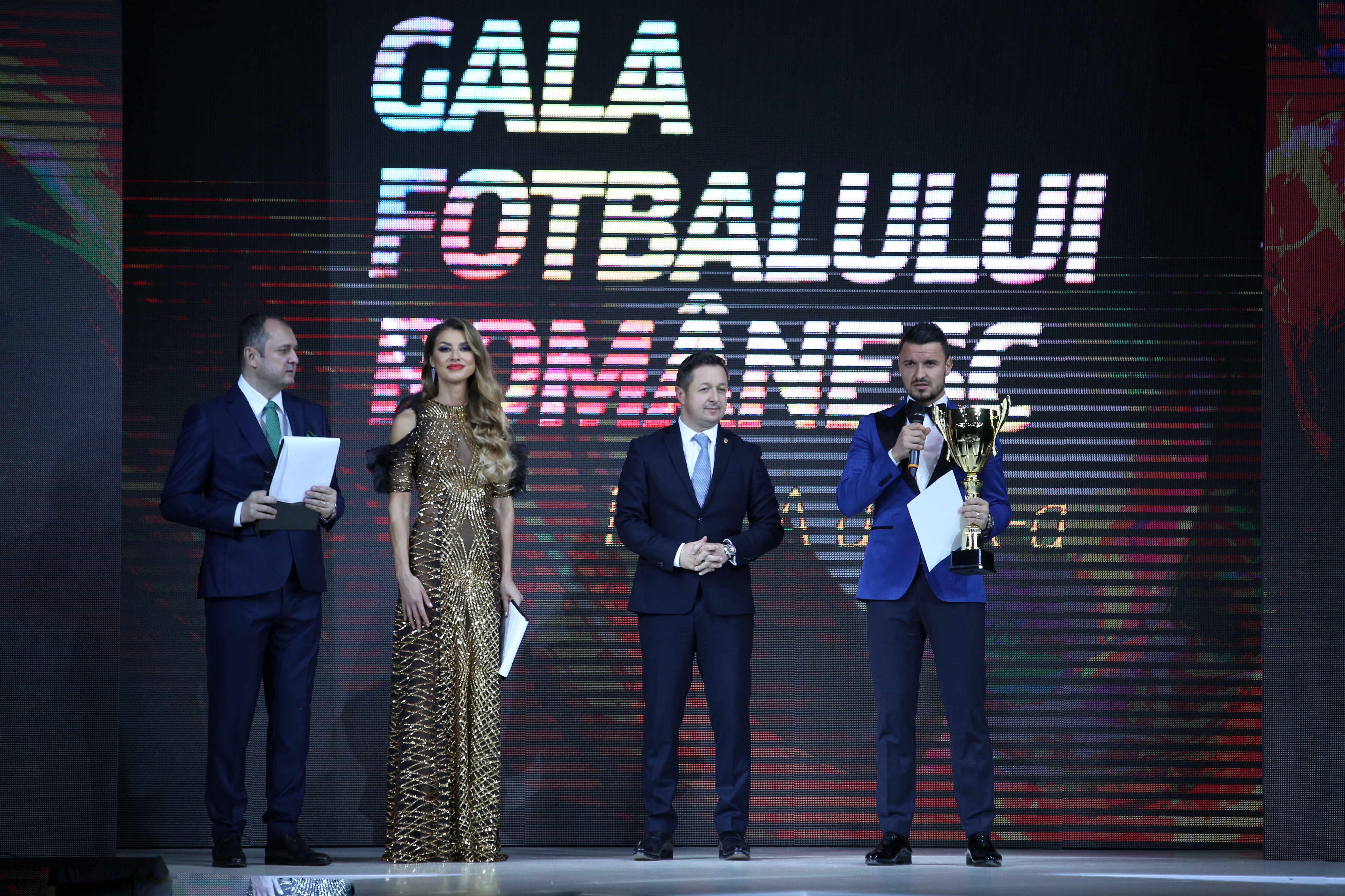 Gala Fotbalului Românesc 2017. Budescu, jucătorul anului. Hagi - antrenorul anului! Toate premiile acordate | FOTO&VIDEO