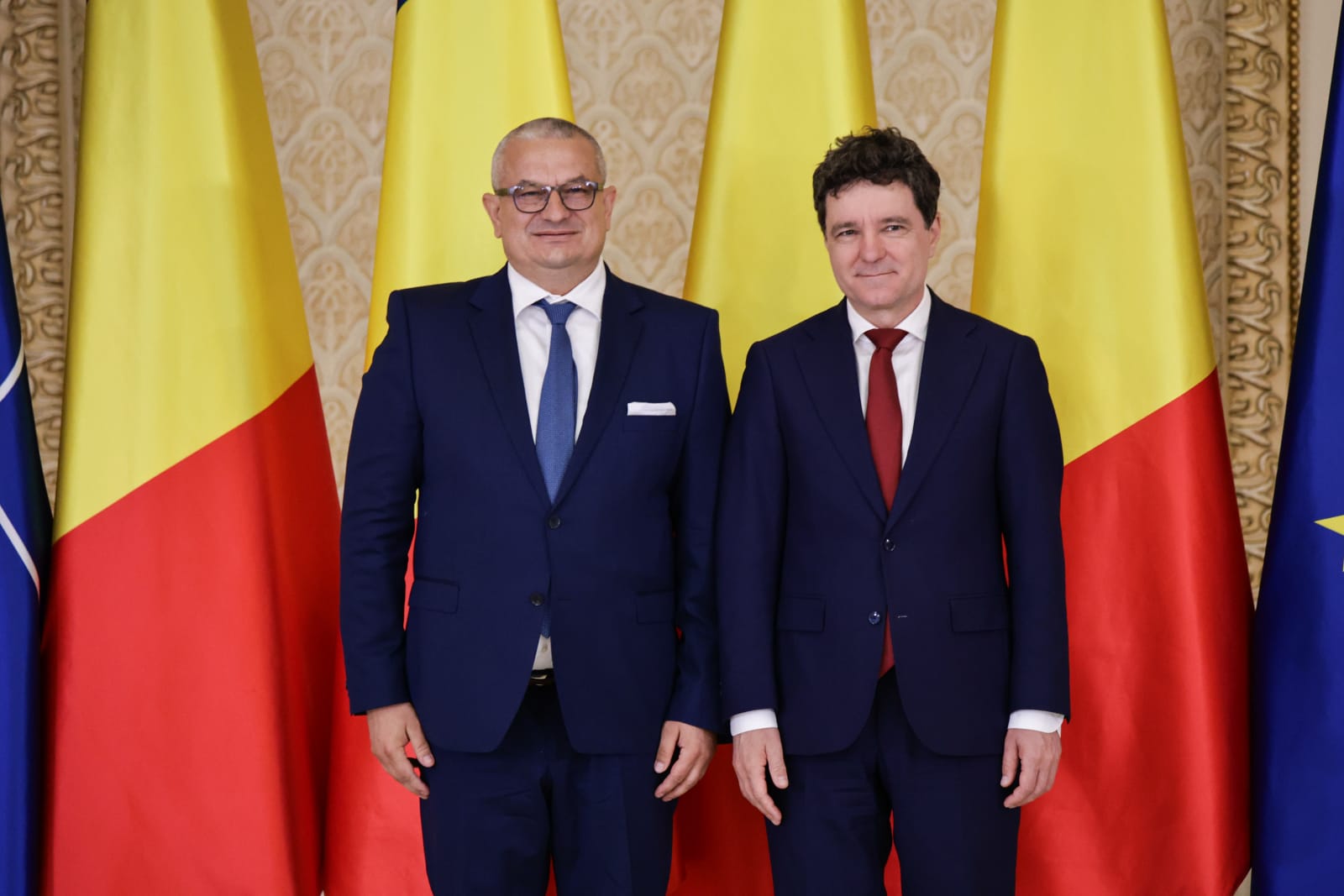Trei noi judecători la CCR. Dacian Dragoş, Csaba Asztalos şi Mihai Busuioc au depus jurământul la Cotroceni. Cine sunt cei 9 judecători ai Curții