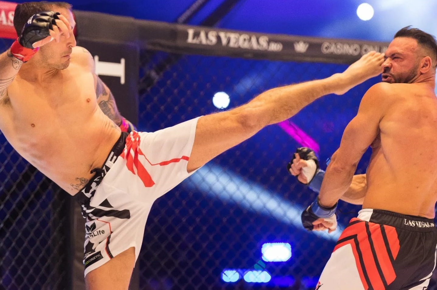 Cornel Păsat îl ironizează pe Vladimir Drăghia, după ce s-au luptat în cușca MMA: „Nici măcar nu știa cum a obţinut această victorie”