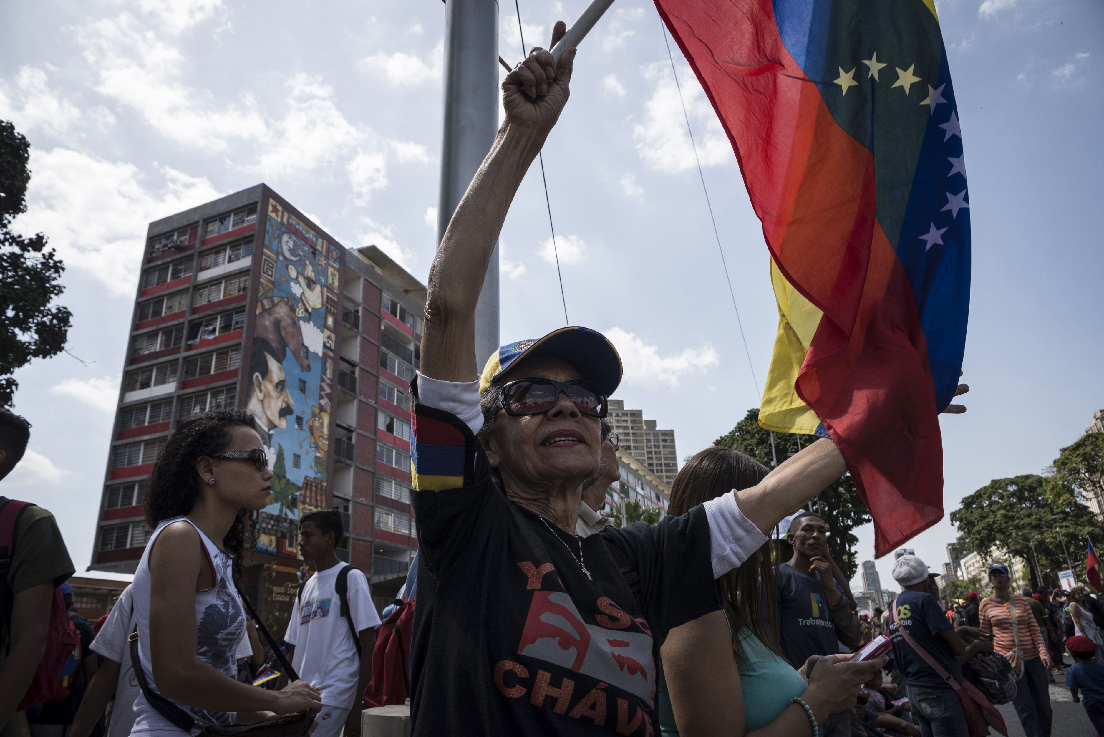 Criza din Venezuela | Străzile din Caracas, ocupate de susținătorii lui Guaido și Maduro. FOTO