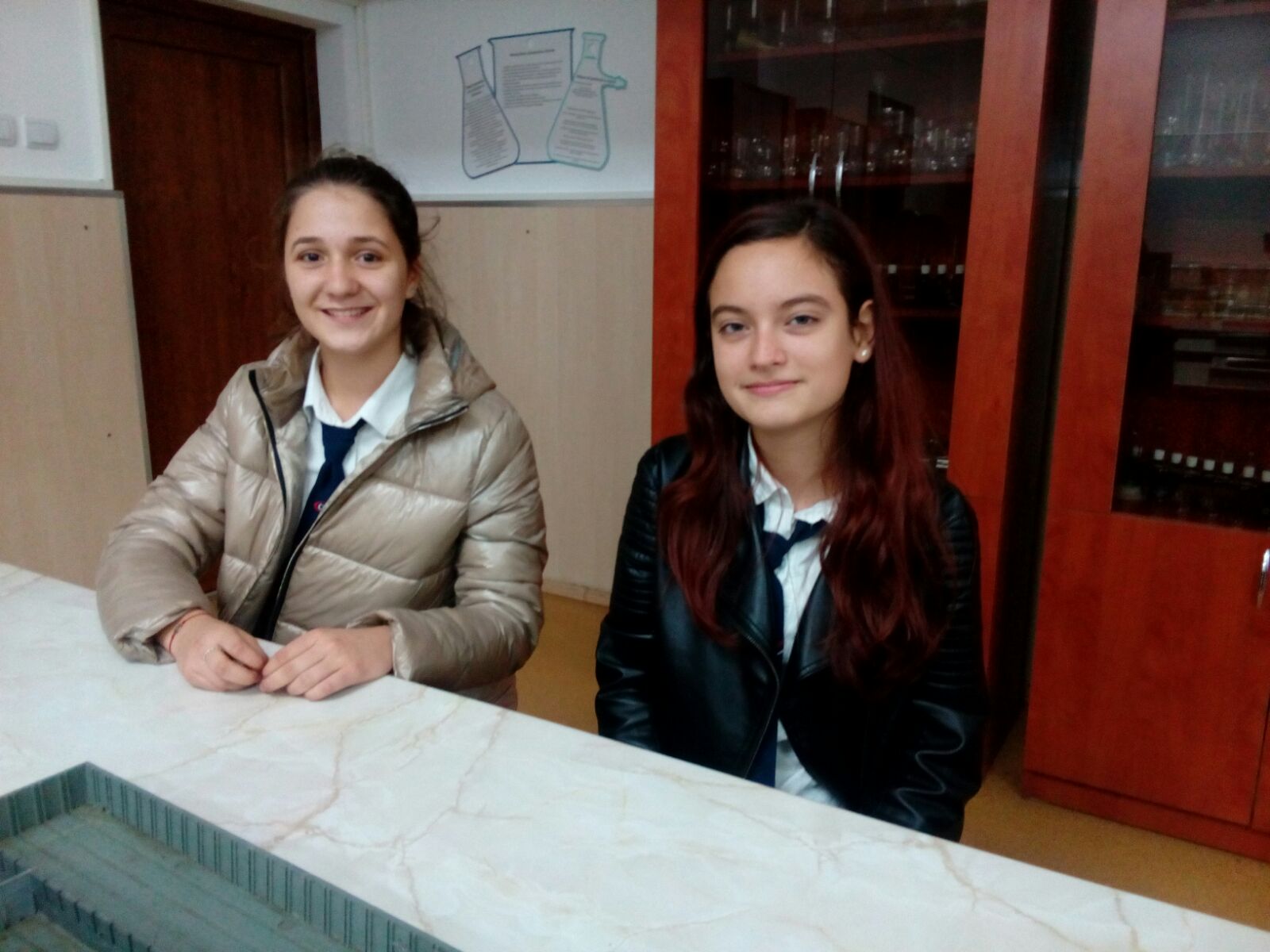 REPORTAJ / Trei elevi de la un colegiu din Galaţi, membri ai Mensa, printre cei mai inteligenţi 2% oameni din lume - FOTO