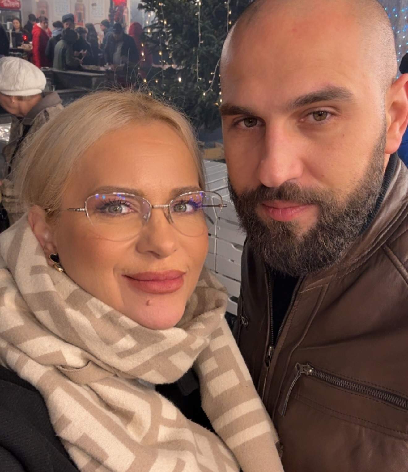 Paula Chirilă a fost cerută în căsătorie, după ce a divorțat de tatăl fiicei sale. Imagini cu inelul de logodnă