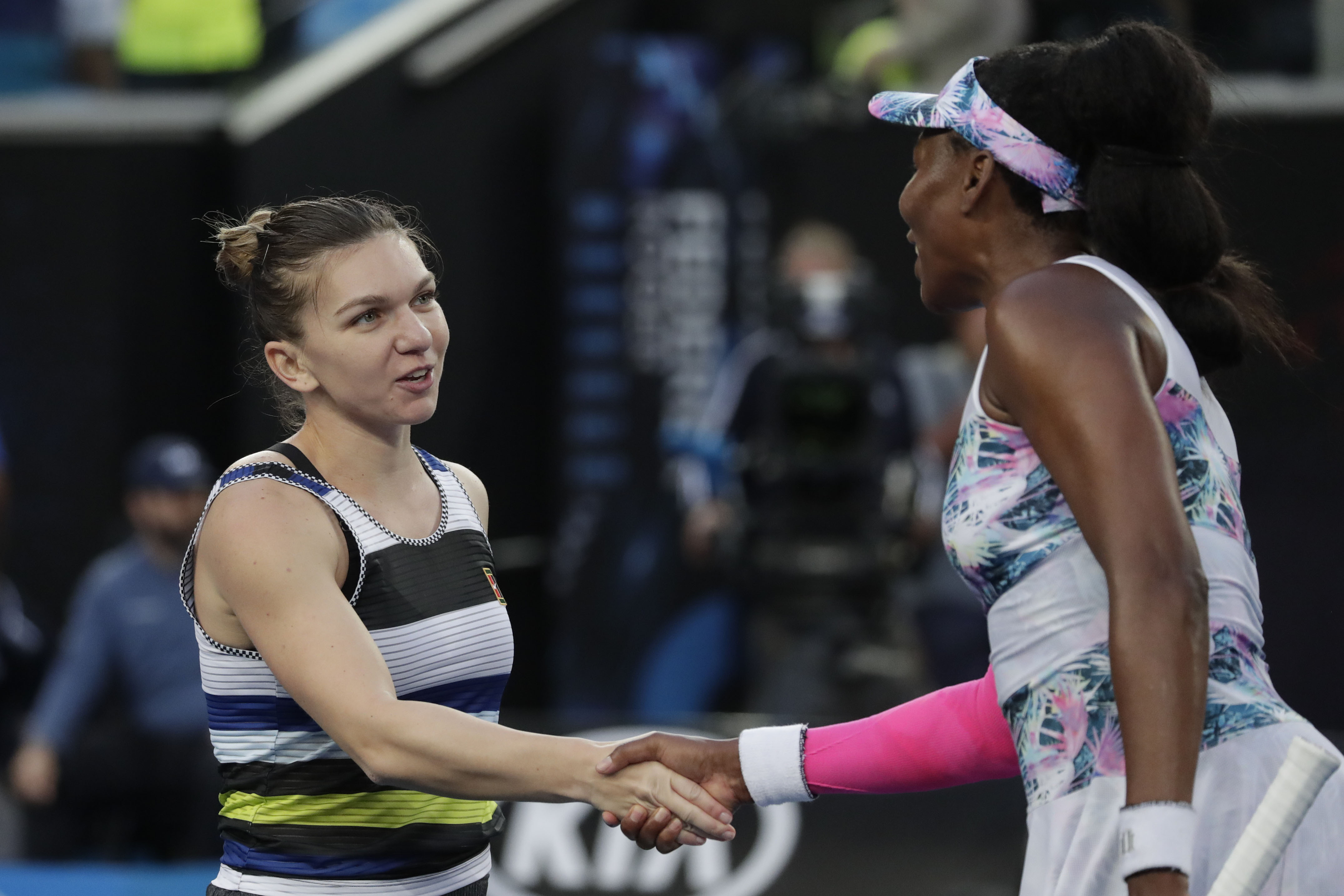 Simona Halep, în optimi la Australian Open! O învinge categoric pe Venus Williams și se pregătește pentru duelul cu Serena! | VIDEO