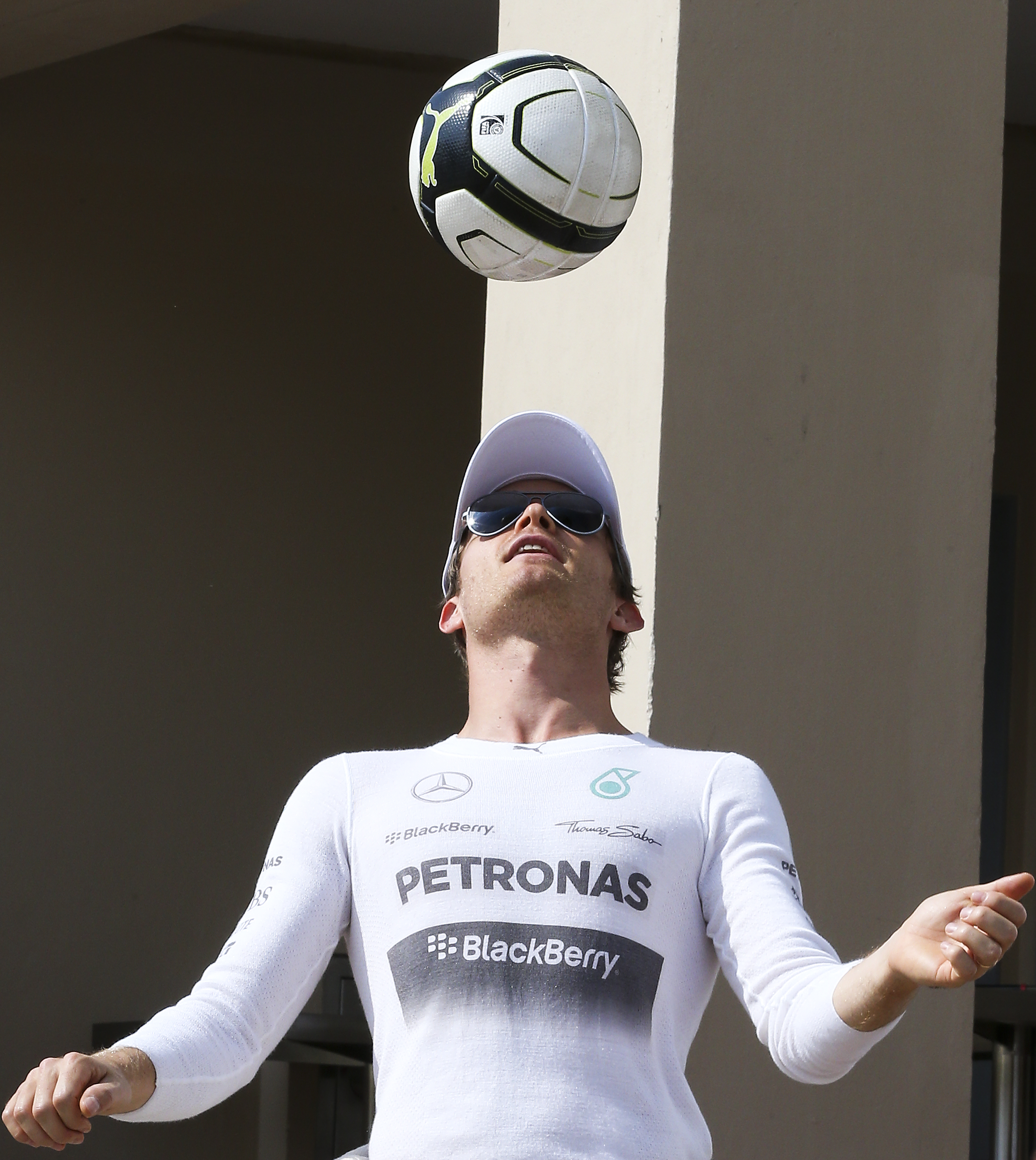 GALERIE FOTO / Nico Rosberg a lăsat Formula 1 şi s-a apucat de fotbal! 